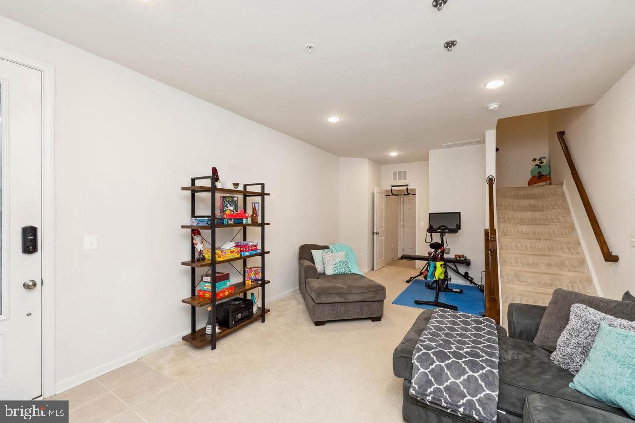 STONE MILL - Residential Lease