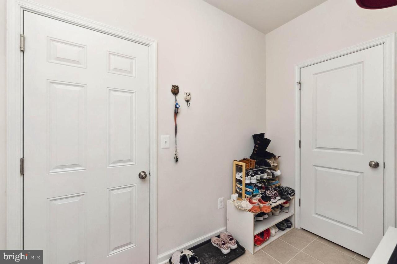 STONE MILL - Residential Lease