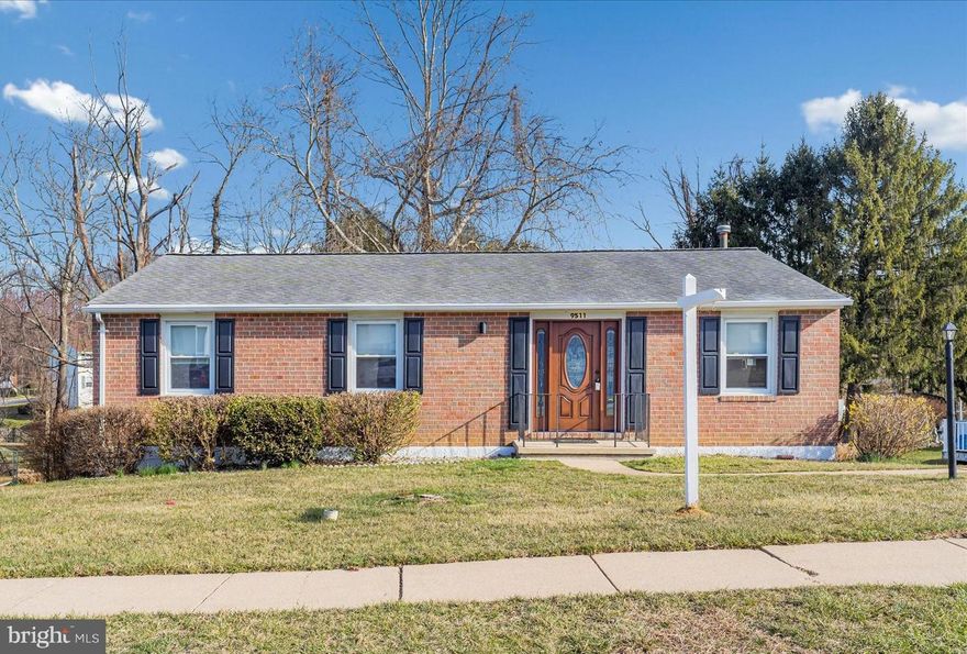 Thoroughly updated, clean, and well maintained house on secluded lot in quiet neighborhood.  Home features hardwood floors, spacious rooms, and modern design.  Finished walkout basement, updated bathrooms, and renovated kitchen are a bonus. Located in a private cul-de-sac setting with mature trees, yet convenient to shopping, restaurants, and parks. This turnkey opportunity will not last long. Must see to fully appreciate… bring all offers !!