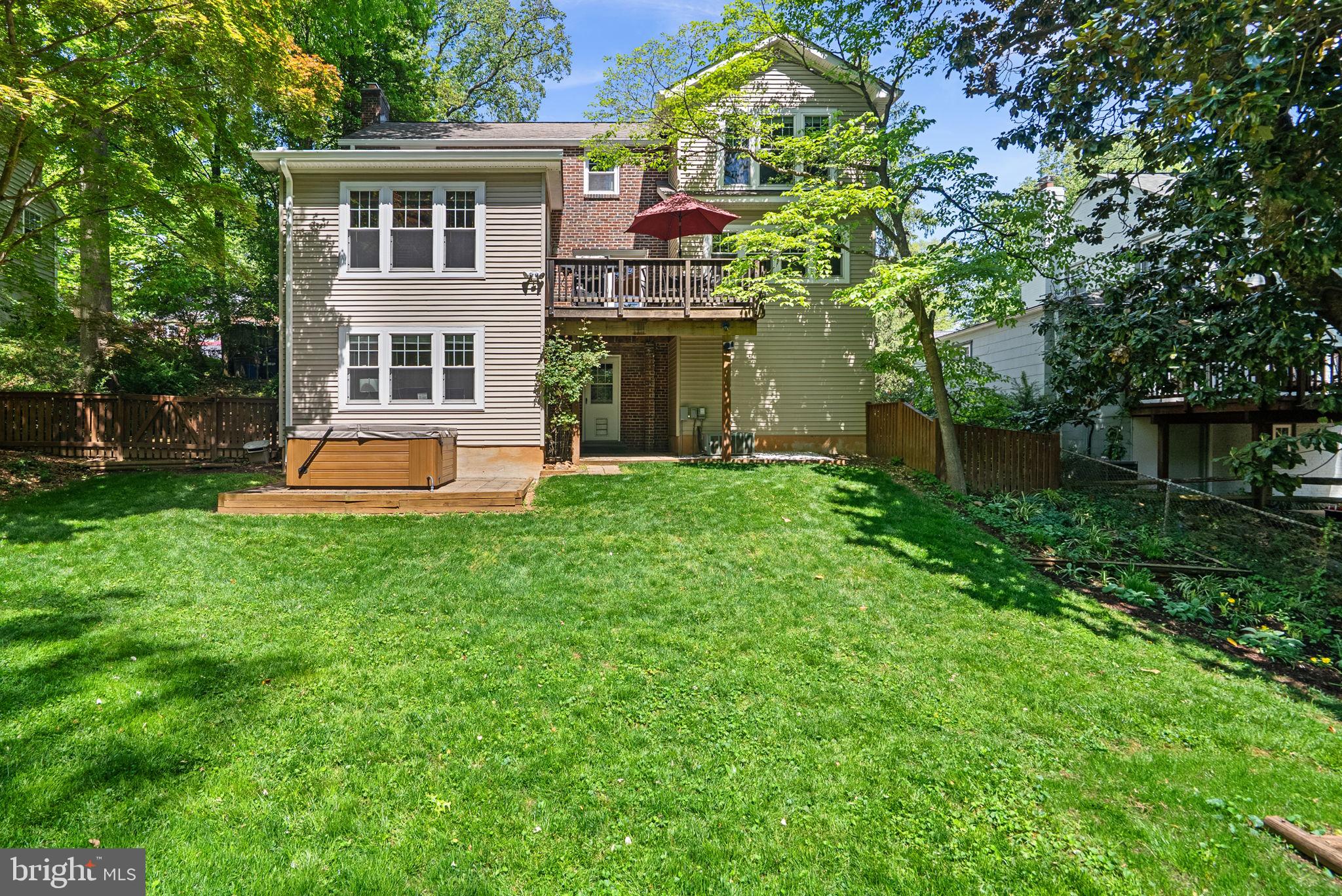 213 CRESTMOOR CIRCLE