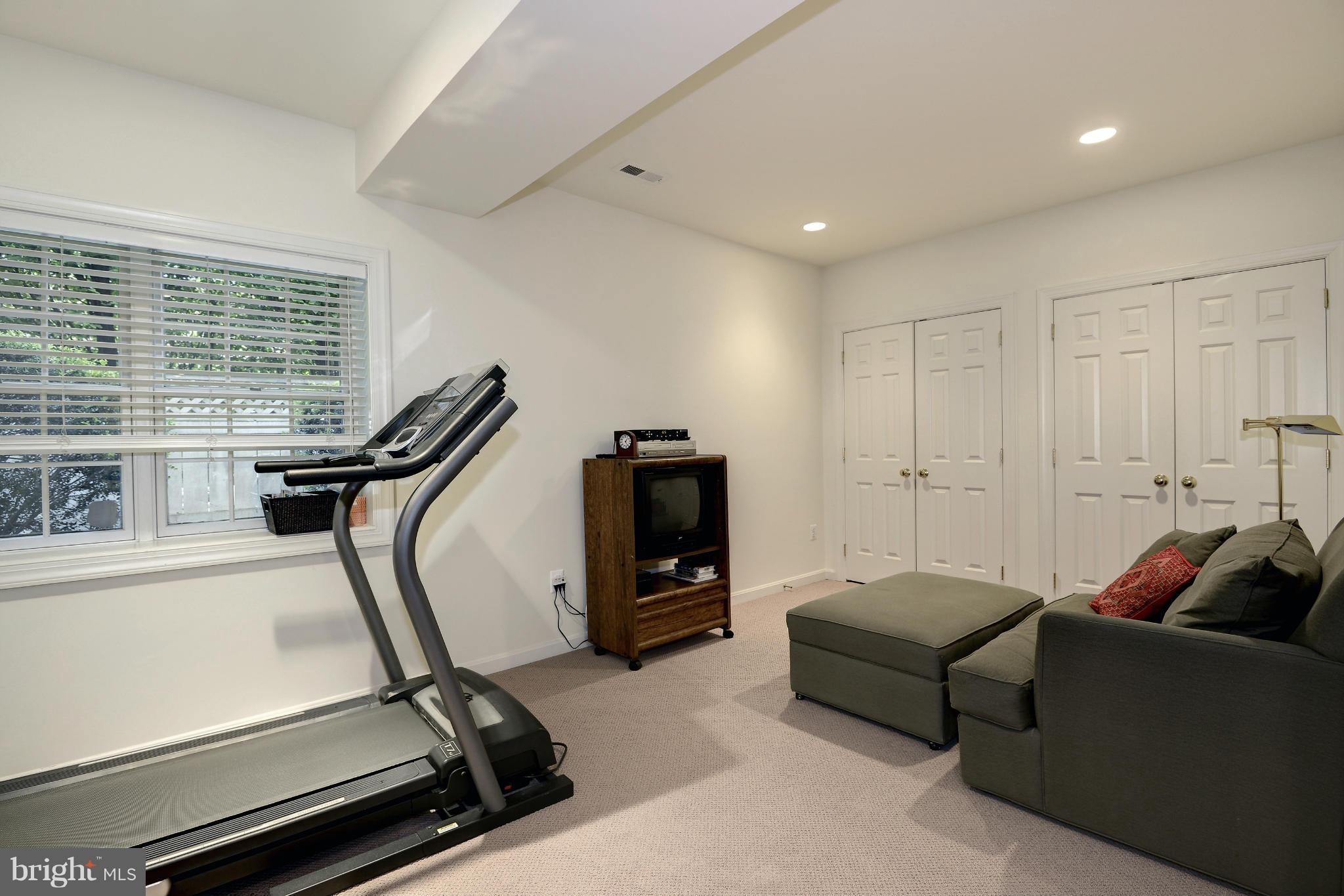 CHEVY CHASE - Residential