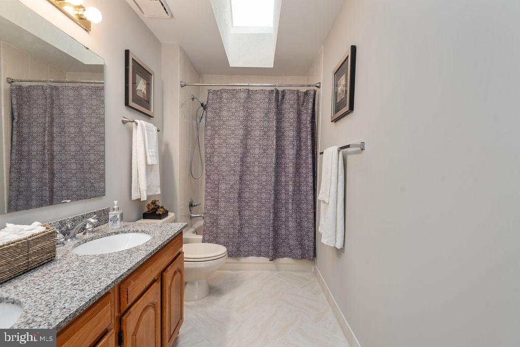 CROSSPOINTE - Residential