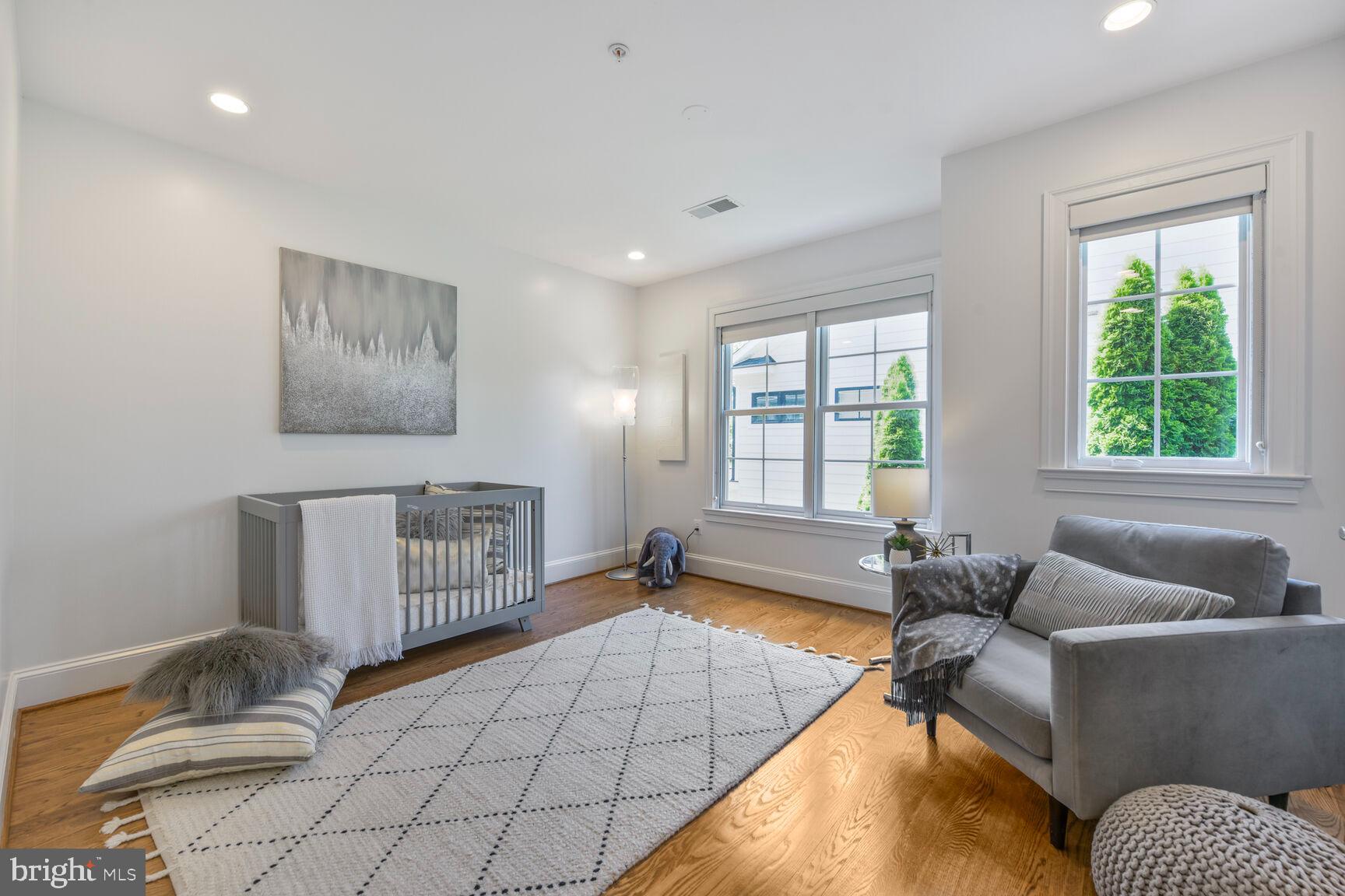 WHITEHALL MANOR - Residential