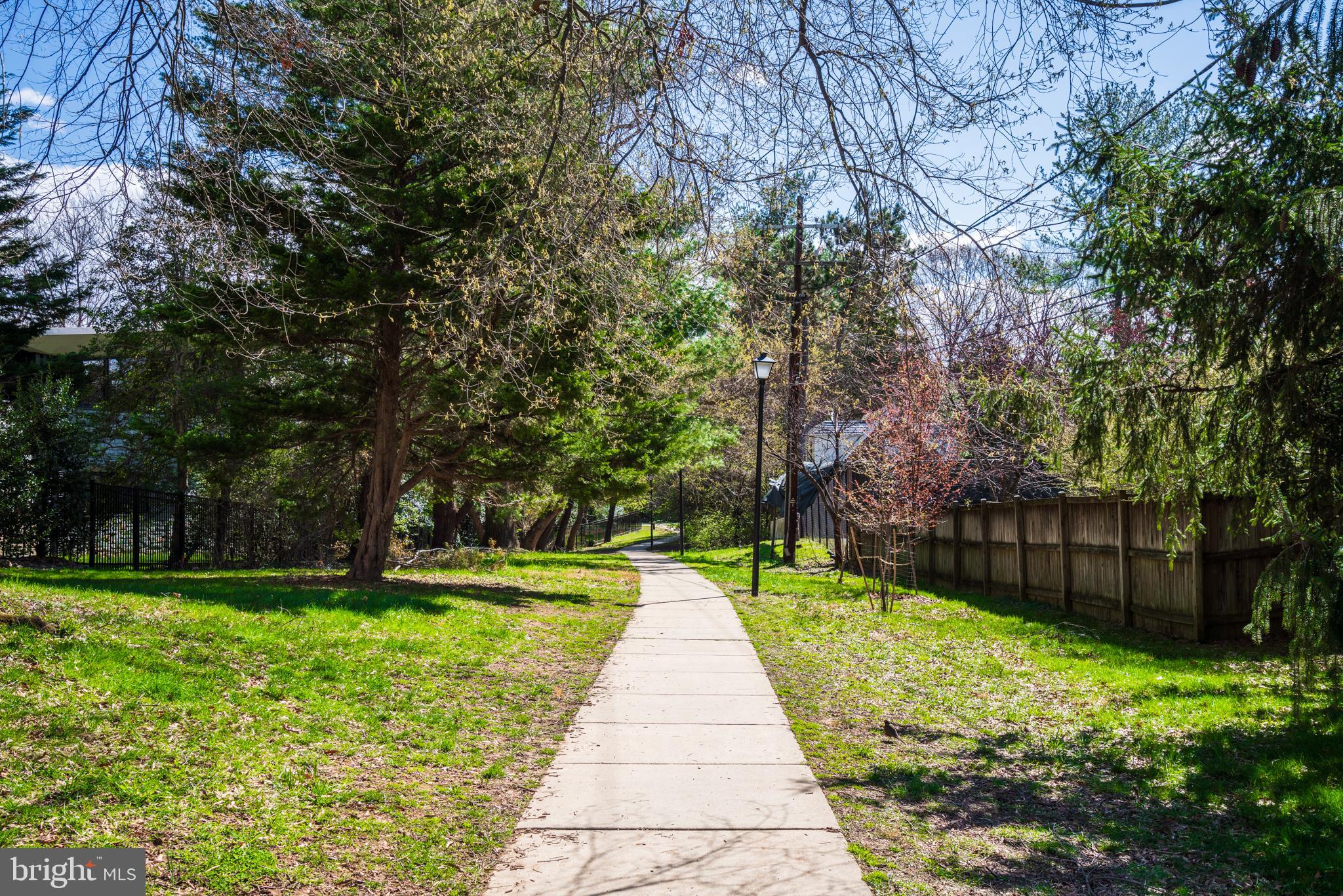 WHITEHALL MANOR - Residential