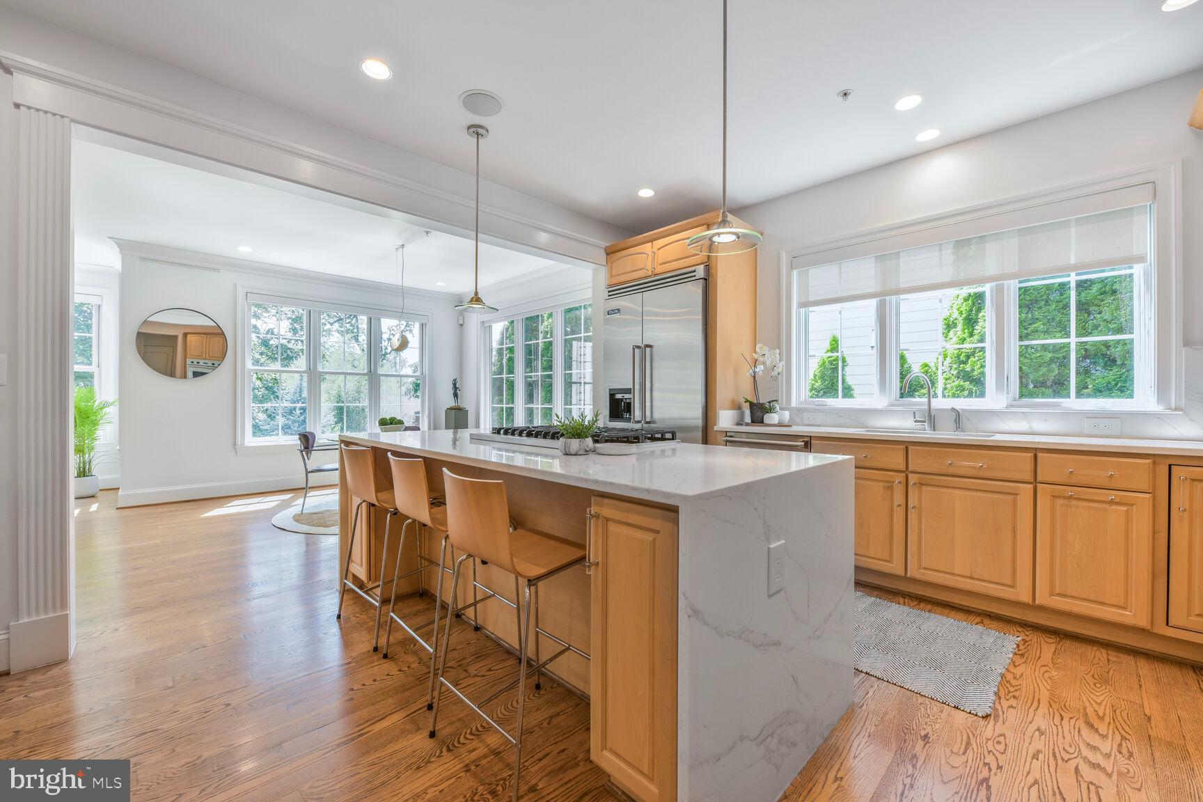 WHITEHALL MANOR - Residential