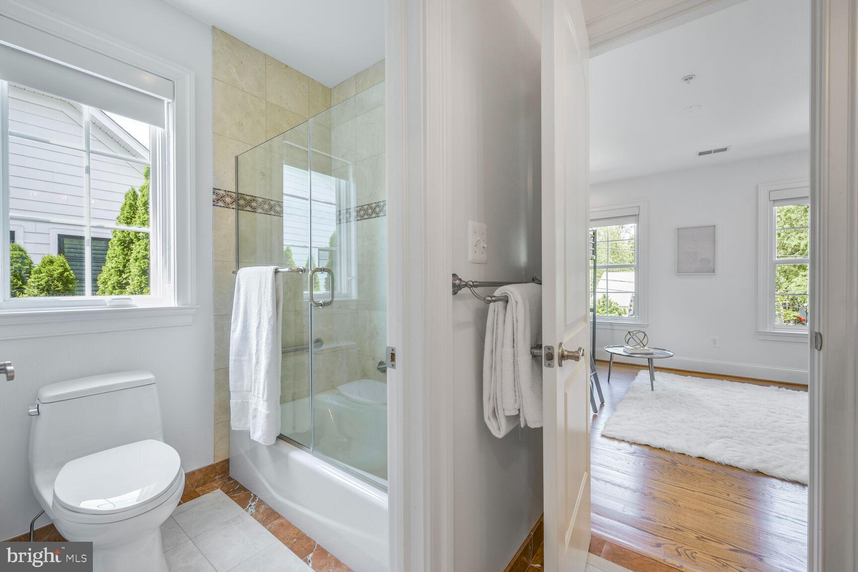 WHITEHALL MANOR - Residential