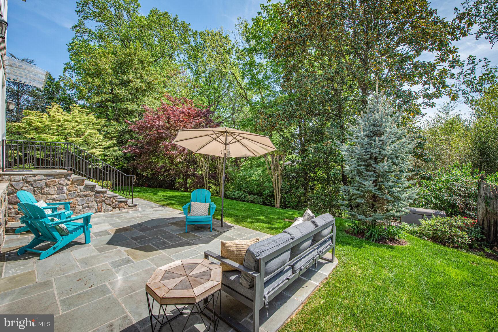 WHITEHALL MANOR - Residential