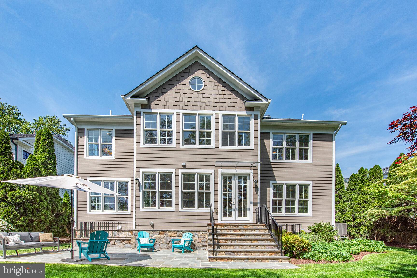 WHITEHALL MANOR - Residential