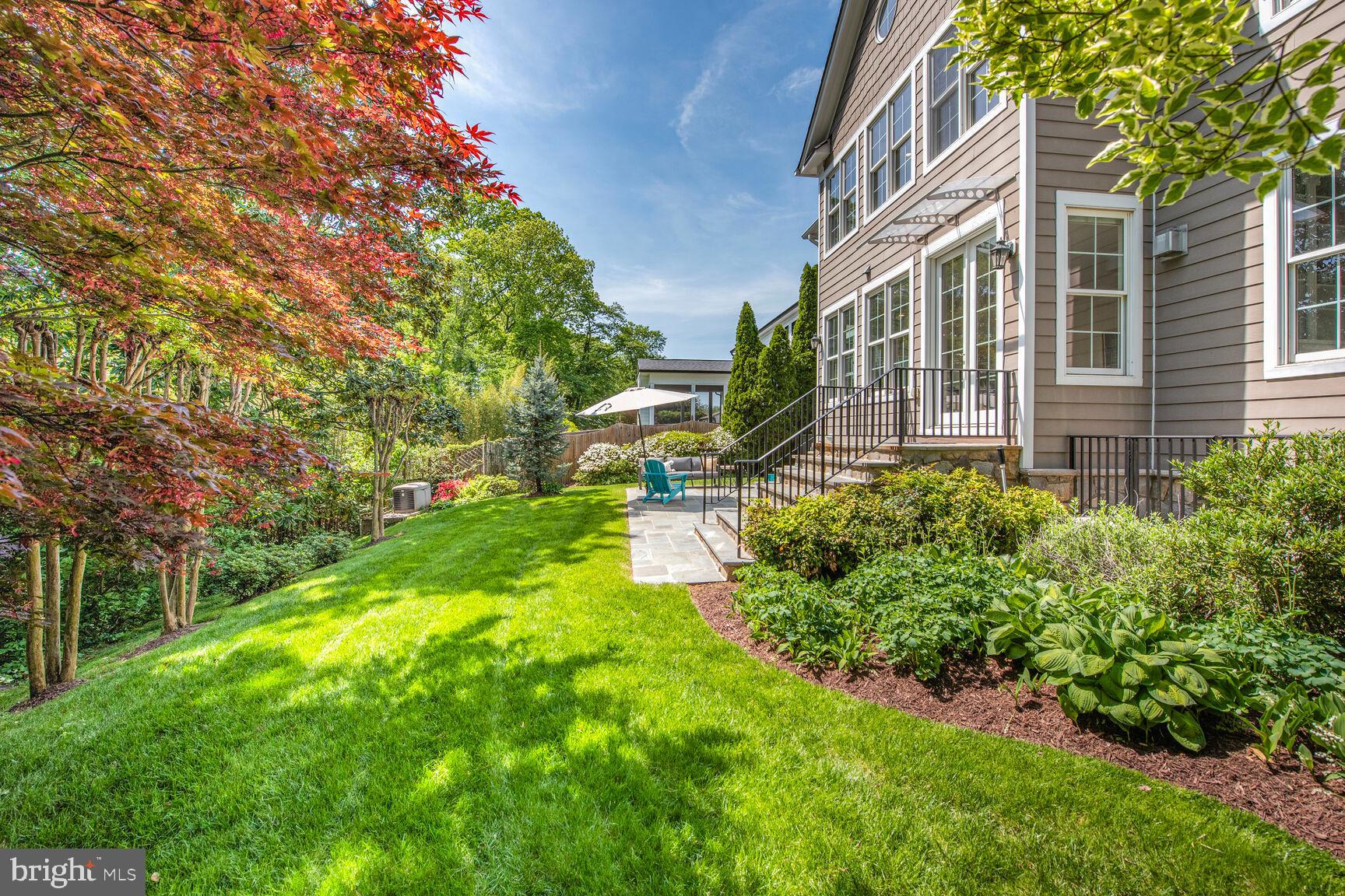 WHITEHALL MANOR - Residential