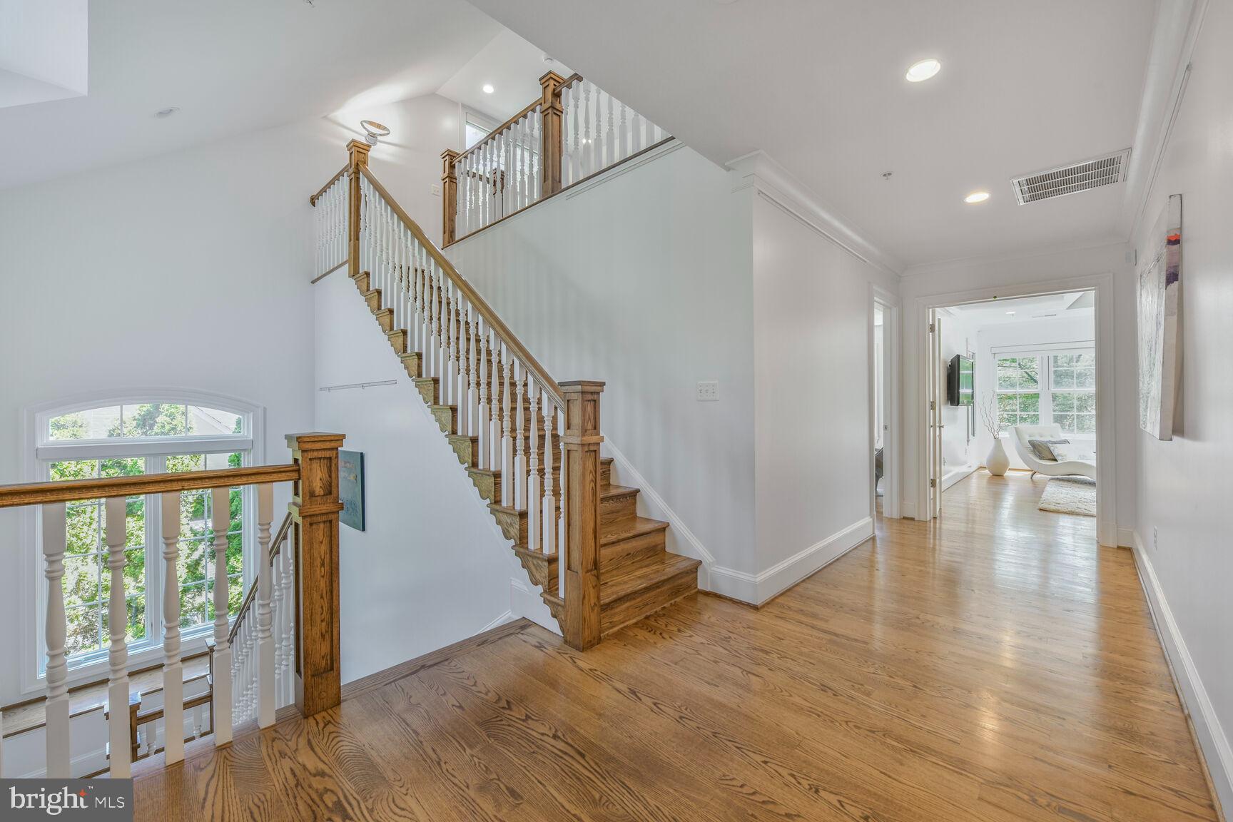 WHITEHALL MANOR - Residential