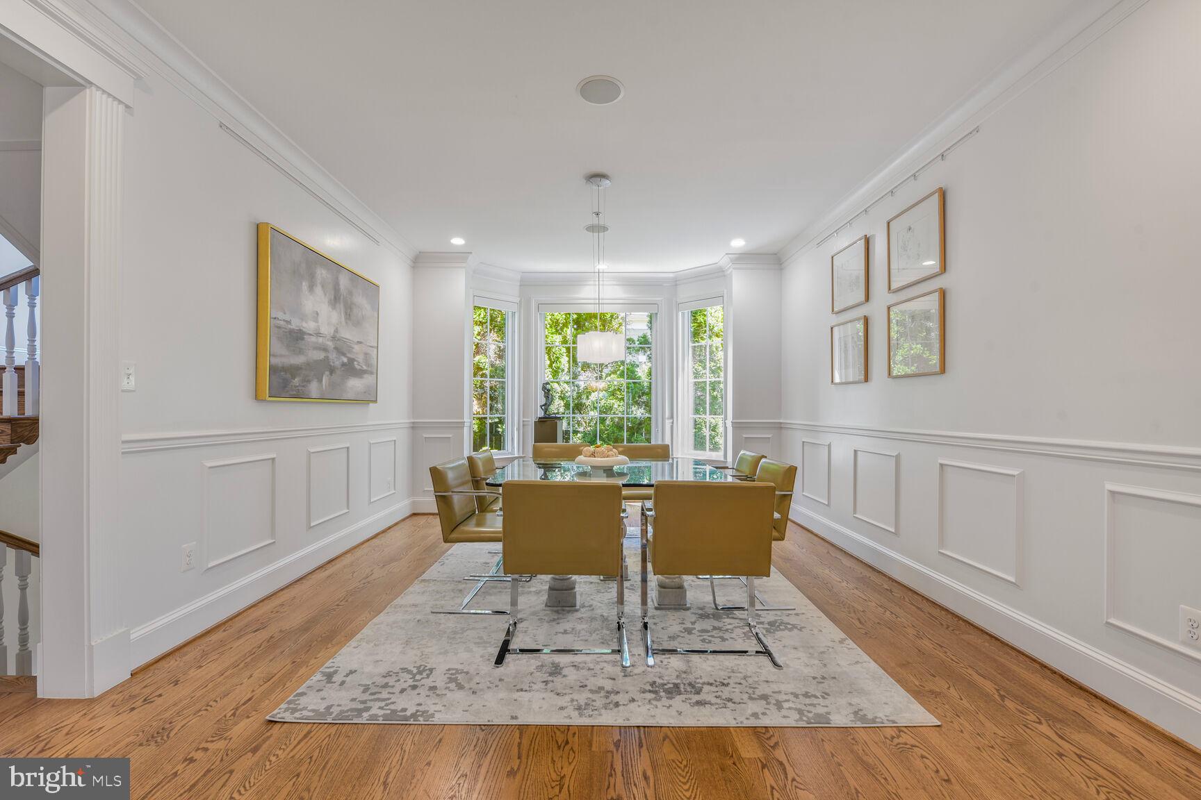 WHITEHALL MANOR - Residential