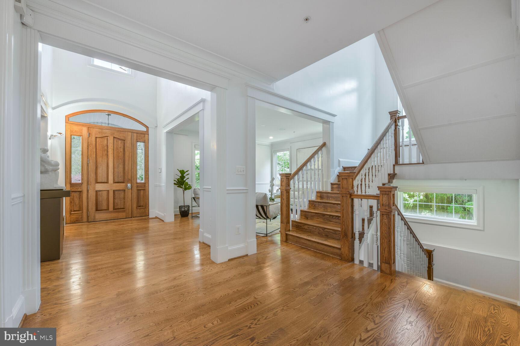 WHITEHALL MANOR - Residential