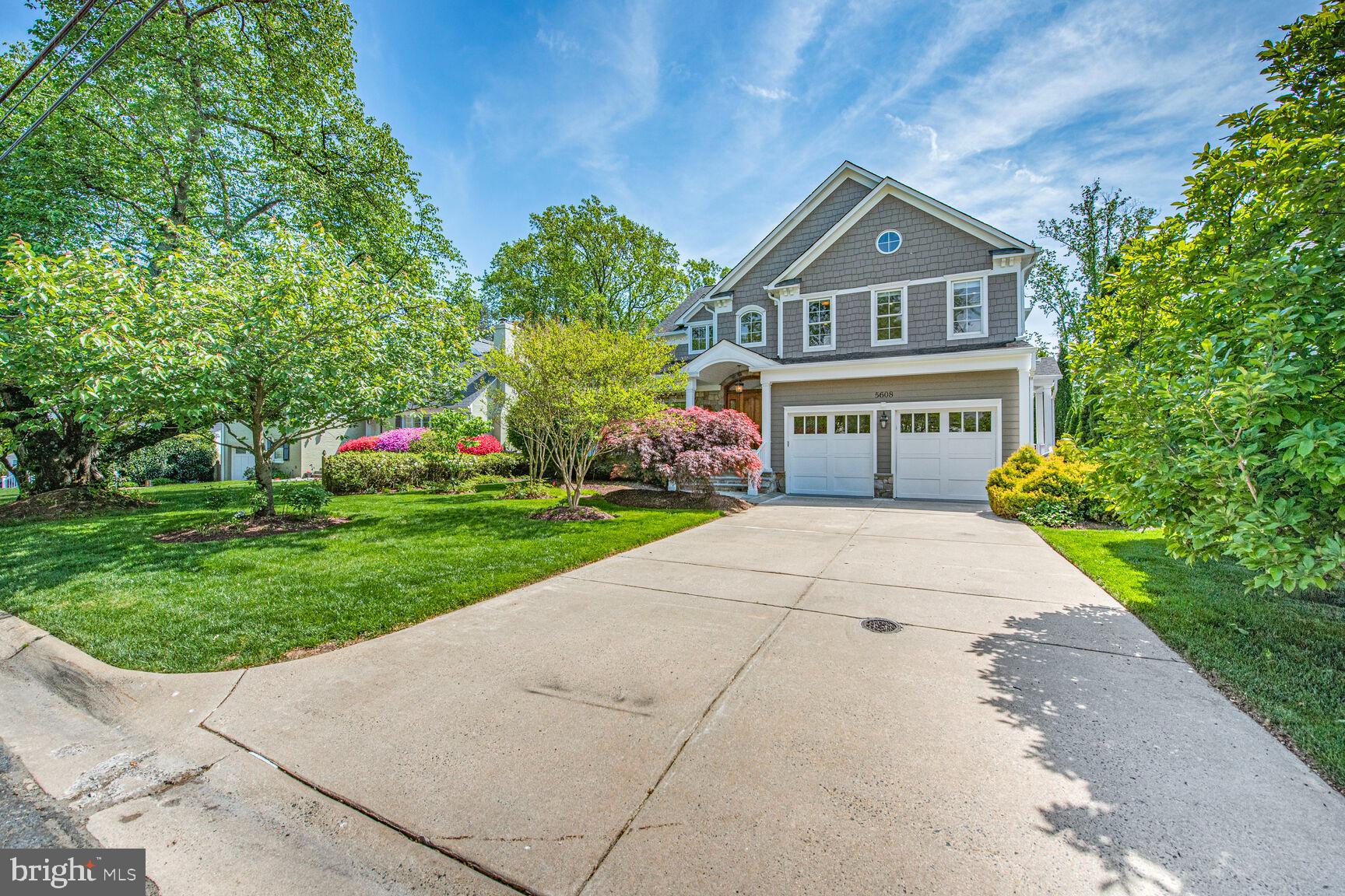 WHITEHALL MANOR - Residential