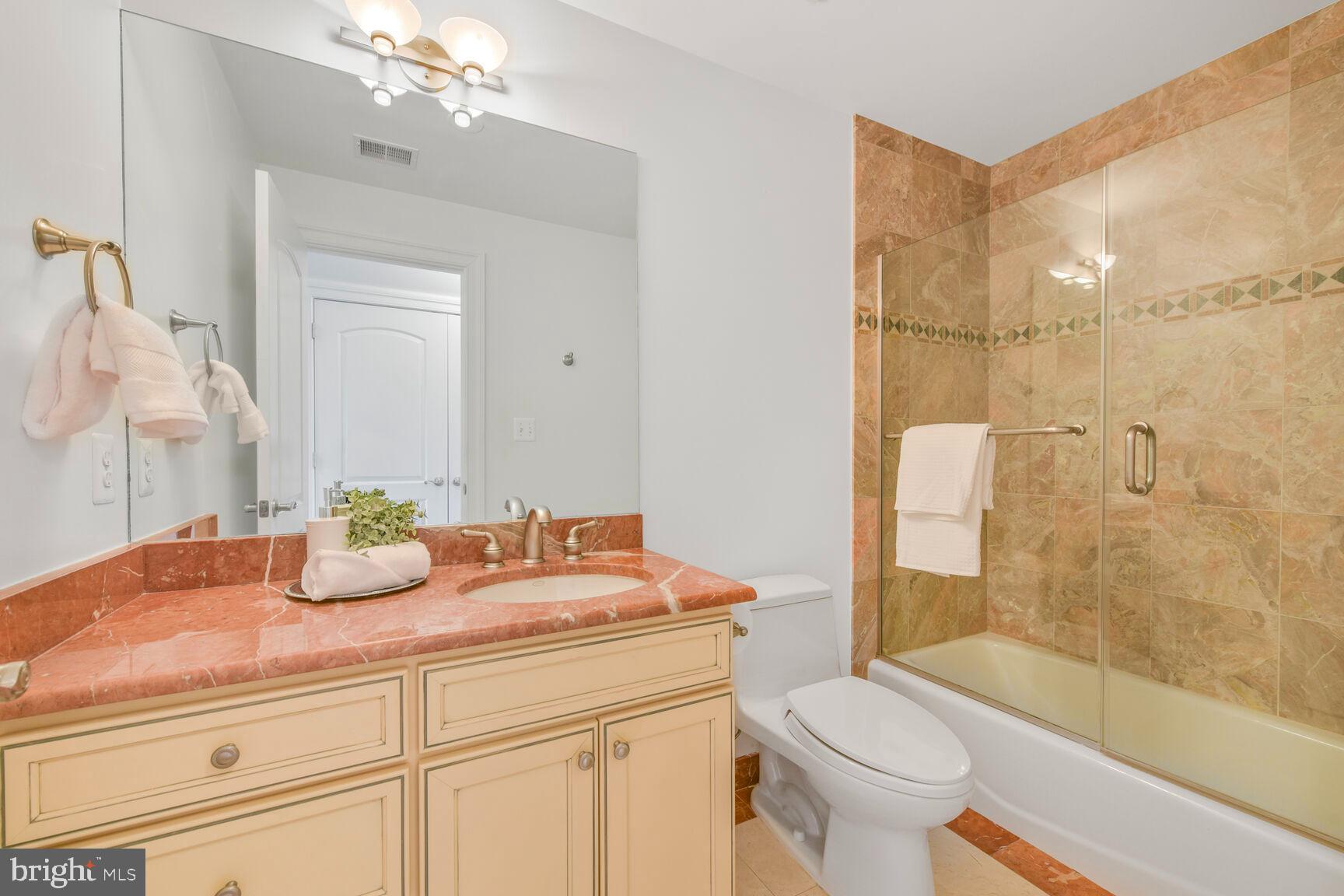 WHITEHALL MANOR - Residential