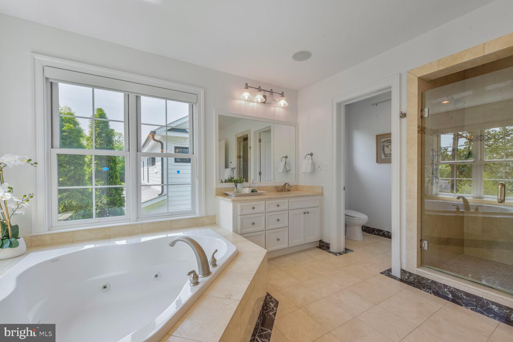 WHITEHALL MANOR - Residential