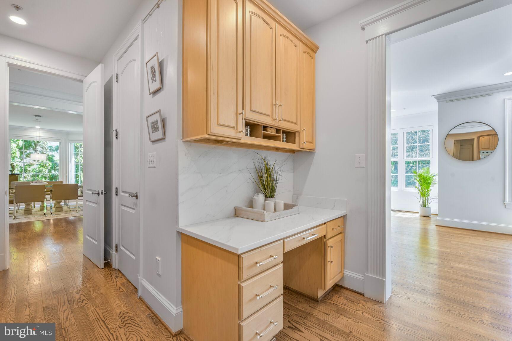 WHITEHALL MANOR - Residential