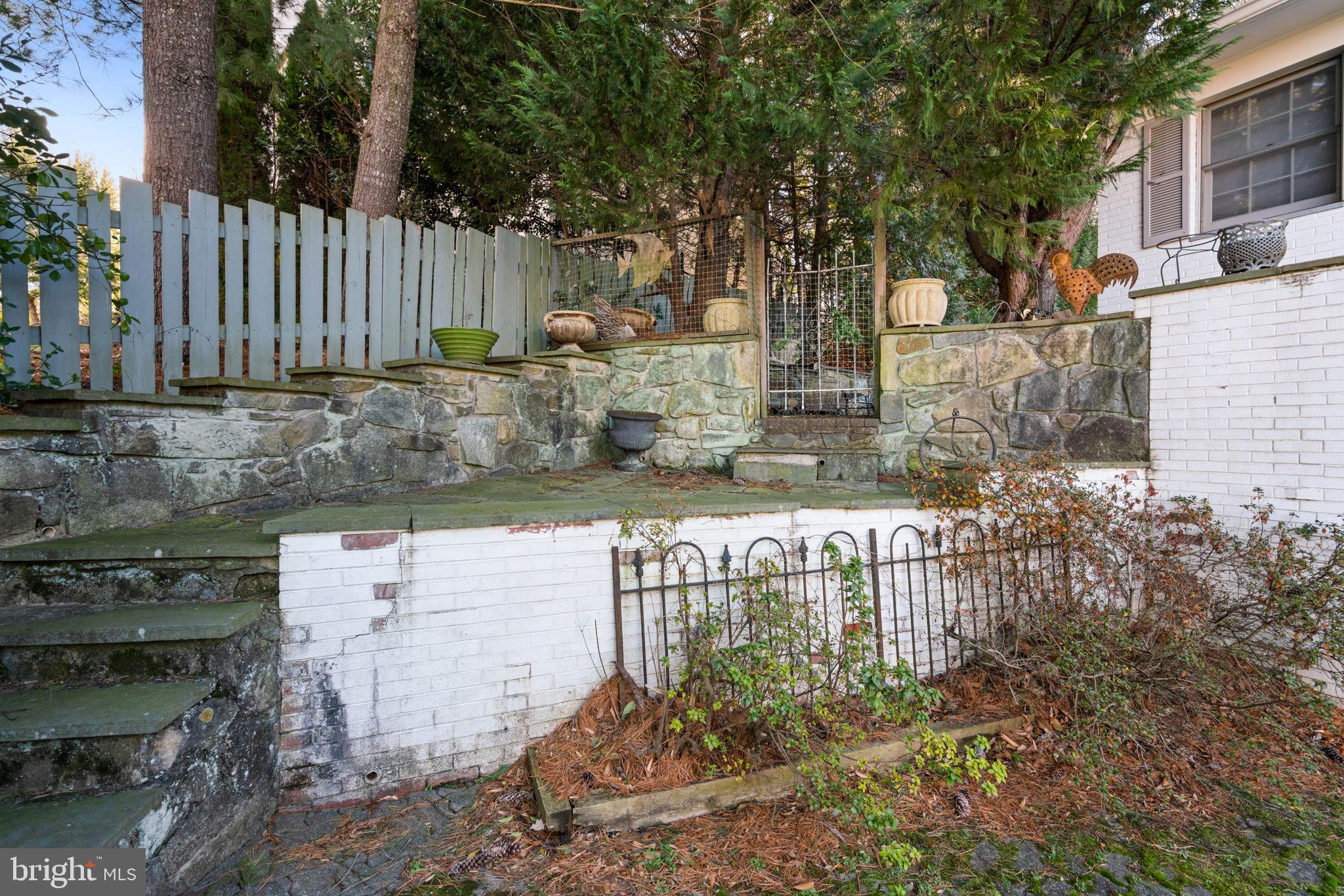 BANNOCKBURN ESTATES - Residential