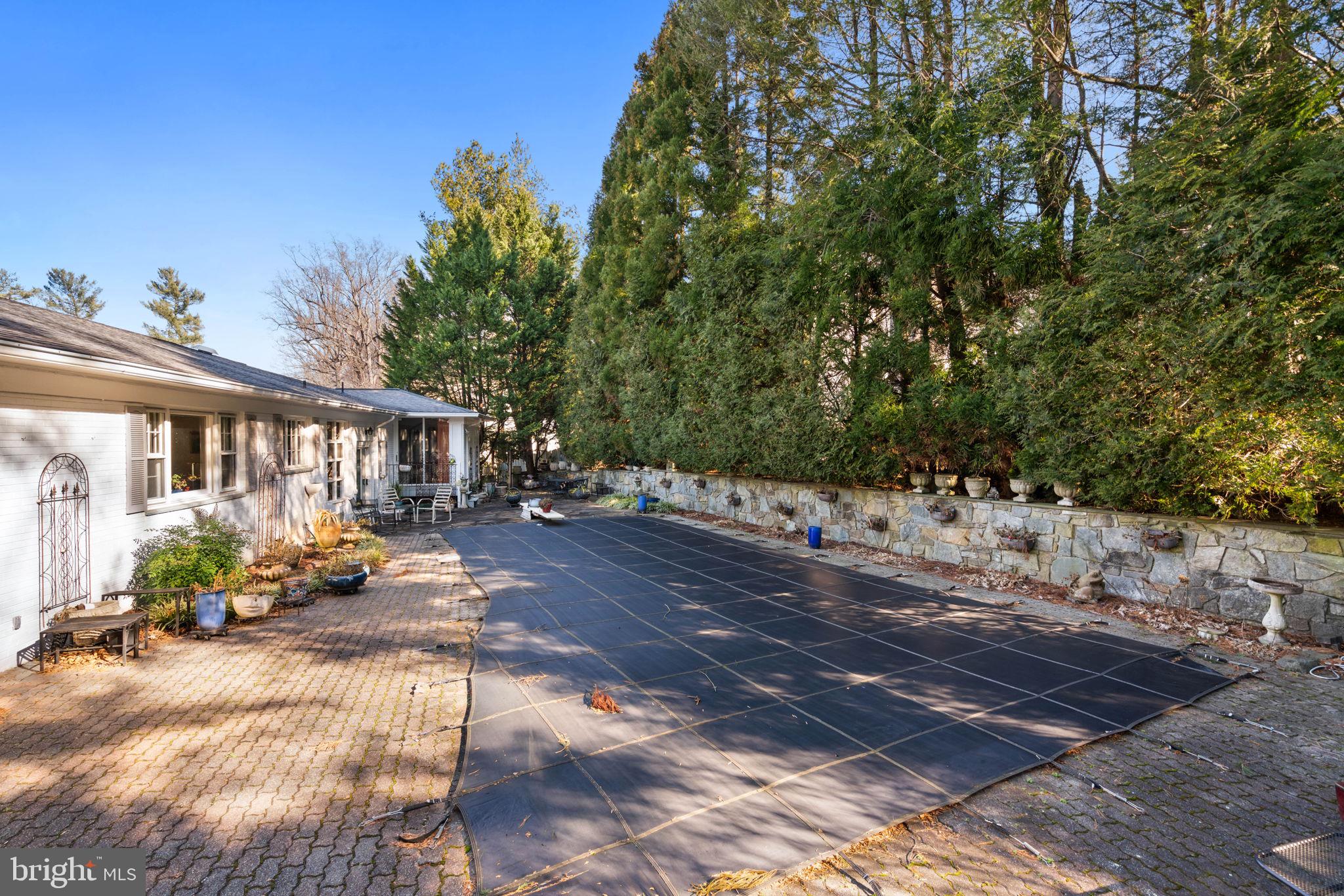 BANNOCKBURN ESTATES - Residential