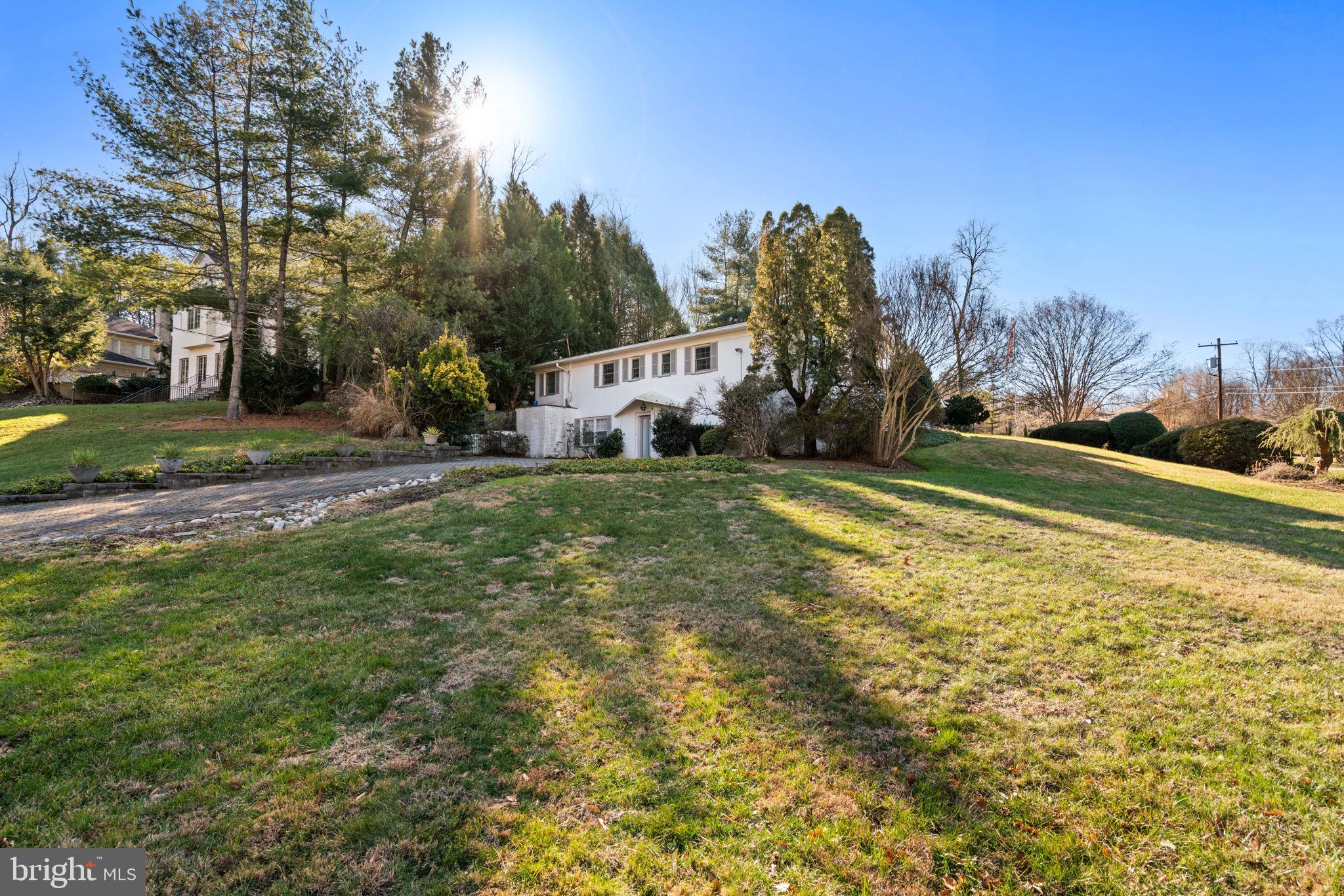 BANNOCKBURN ESTATES - Residential