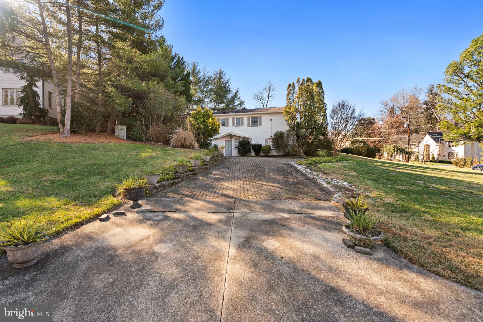 BANNOCKBURN ESTATES - Residential