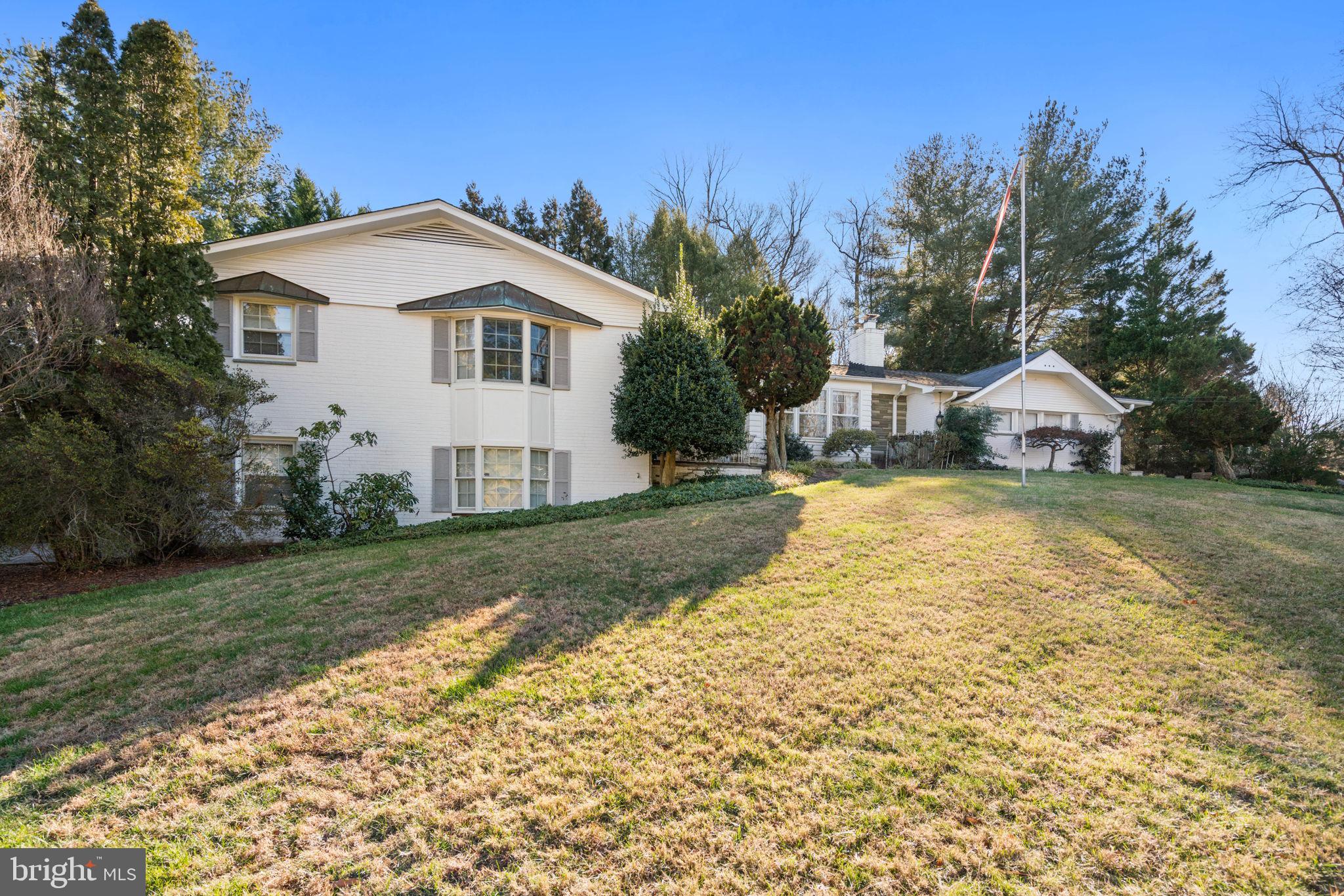 BANNOCKBURN ESTATES - Residential