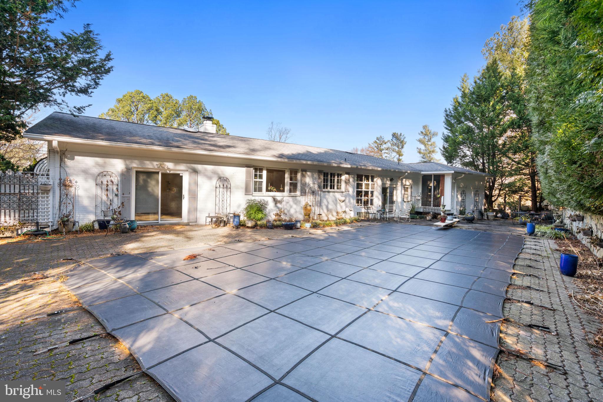 BANNOCKBURN ESTATES - Residential