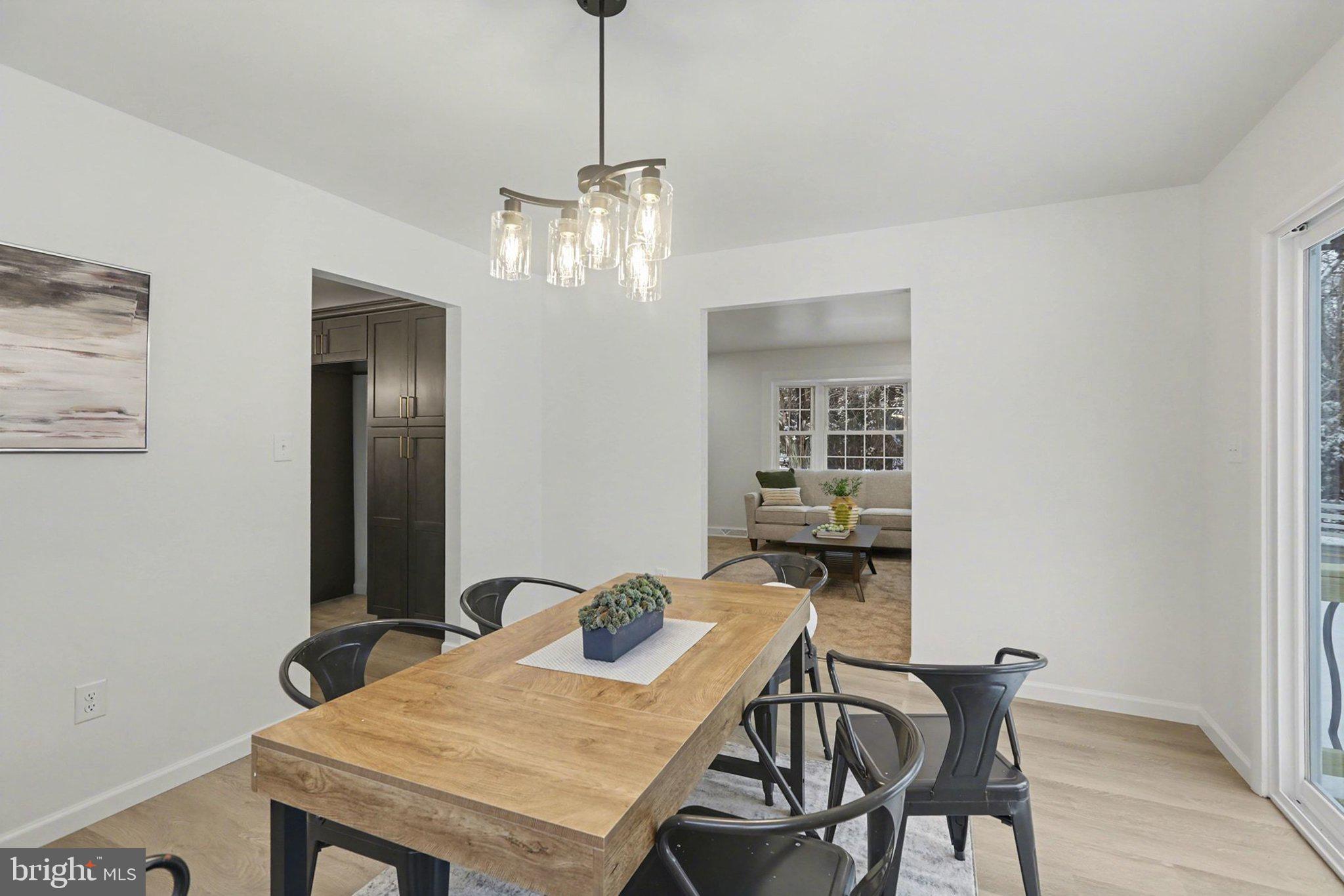 CENTER SQUARE MANOR - Residential