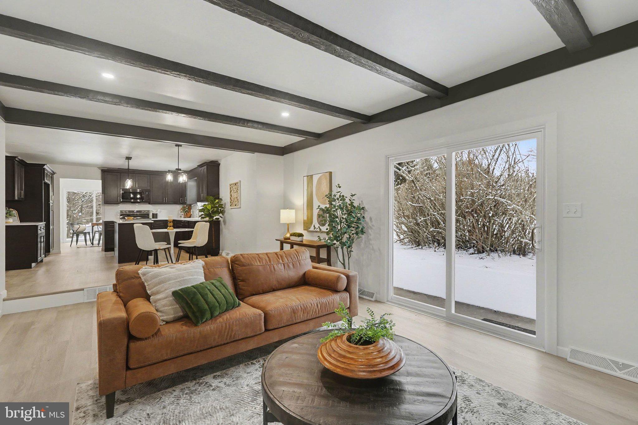 CENTER SQUARE MANOR - Residential