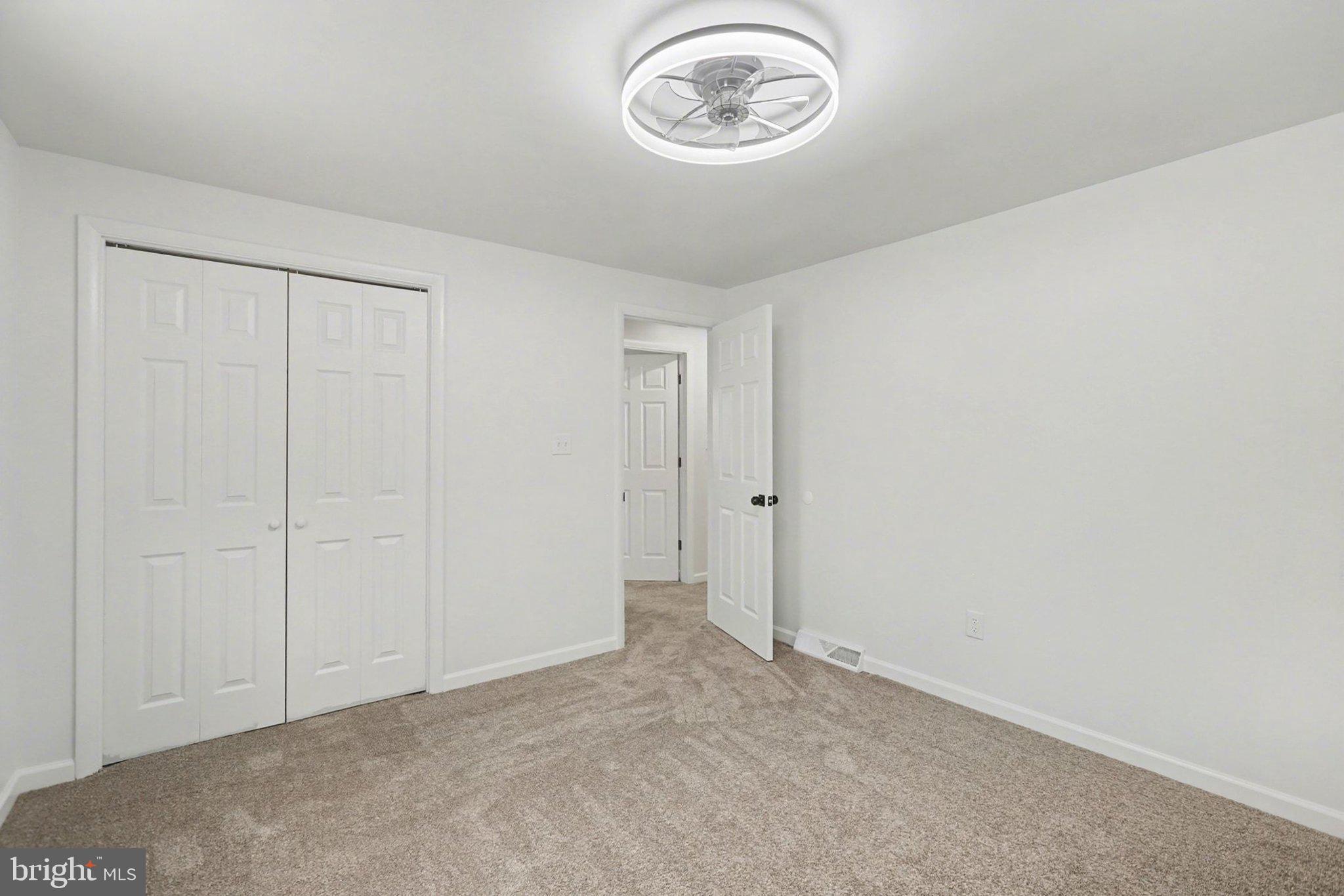 CENTER SQUARE MANOR - Residential