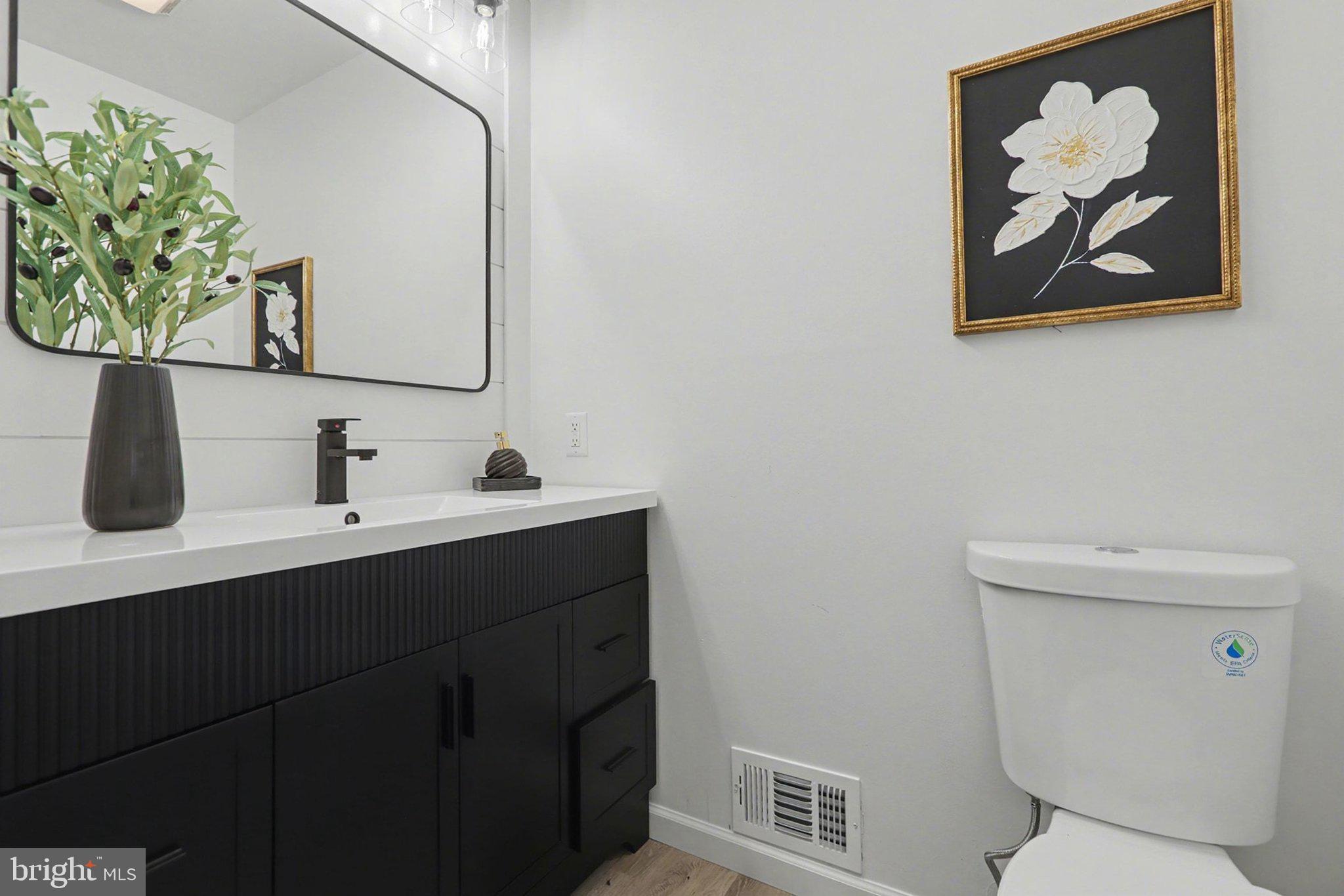 CENTER SQUARE MANOR - Residential