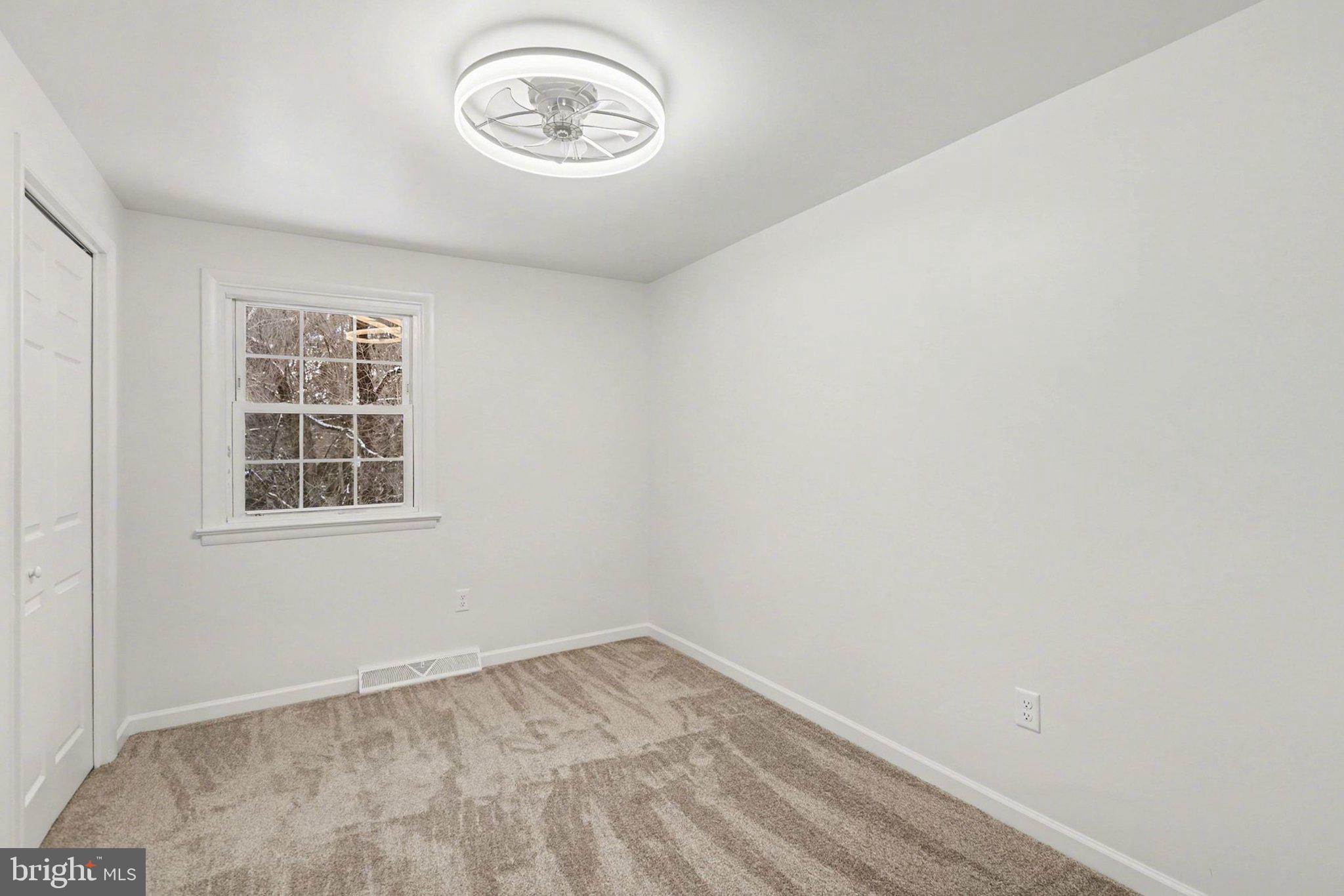 CENTER SQUARE MANOR - Residential