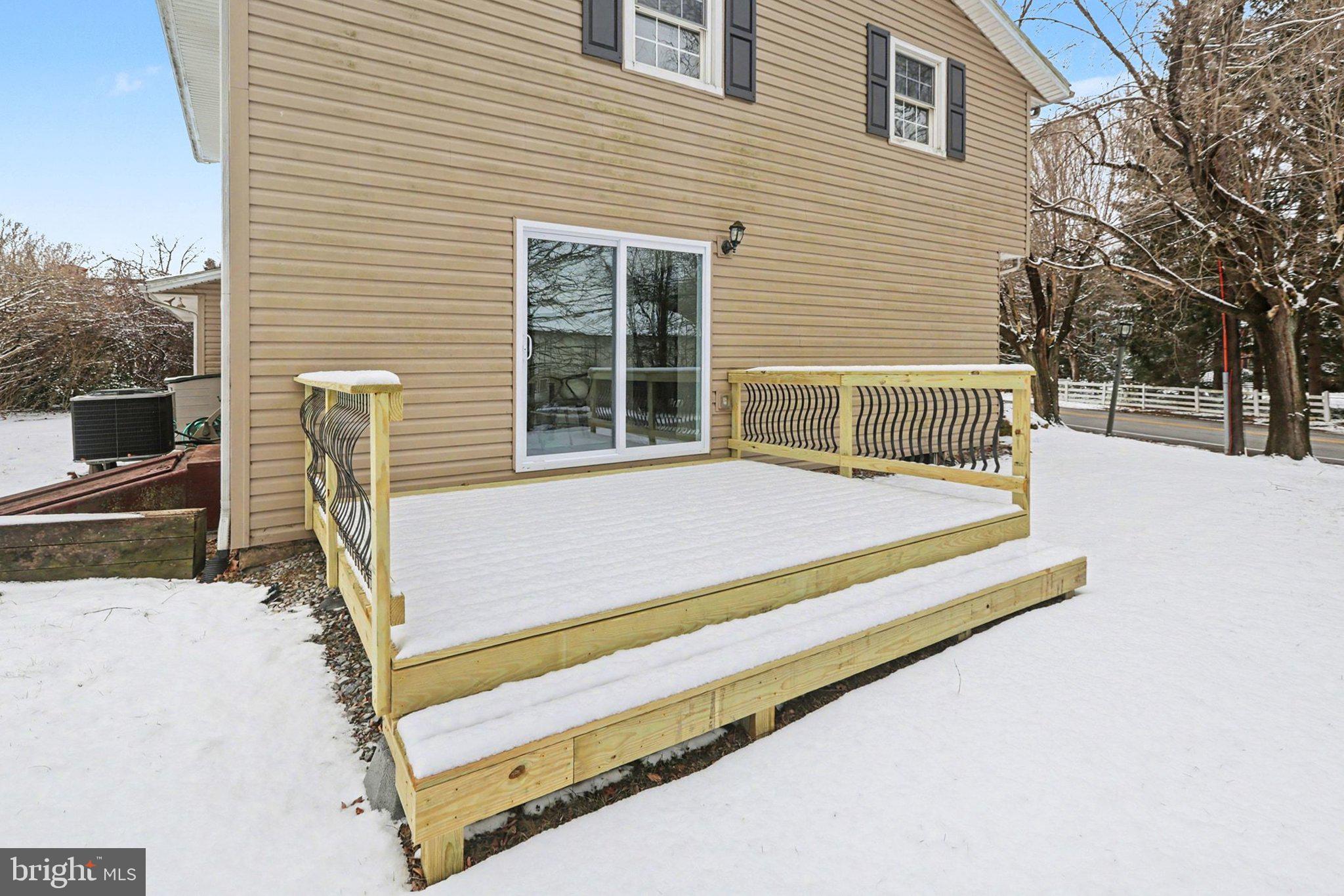 CENTER SQUARE MANOR - Residential