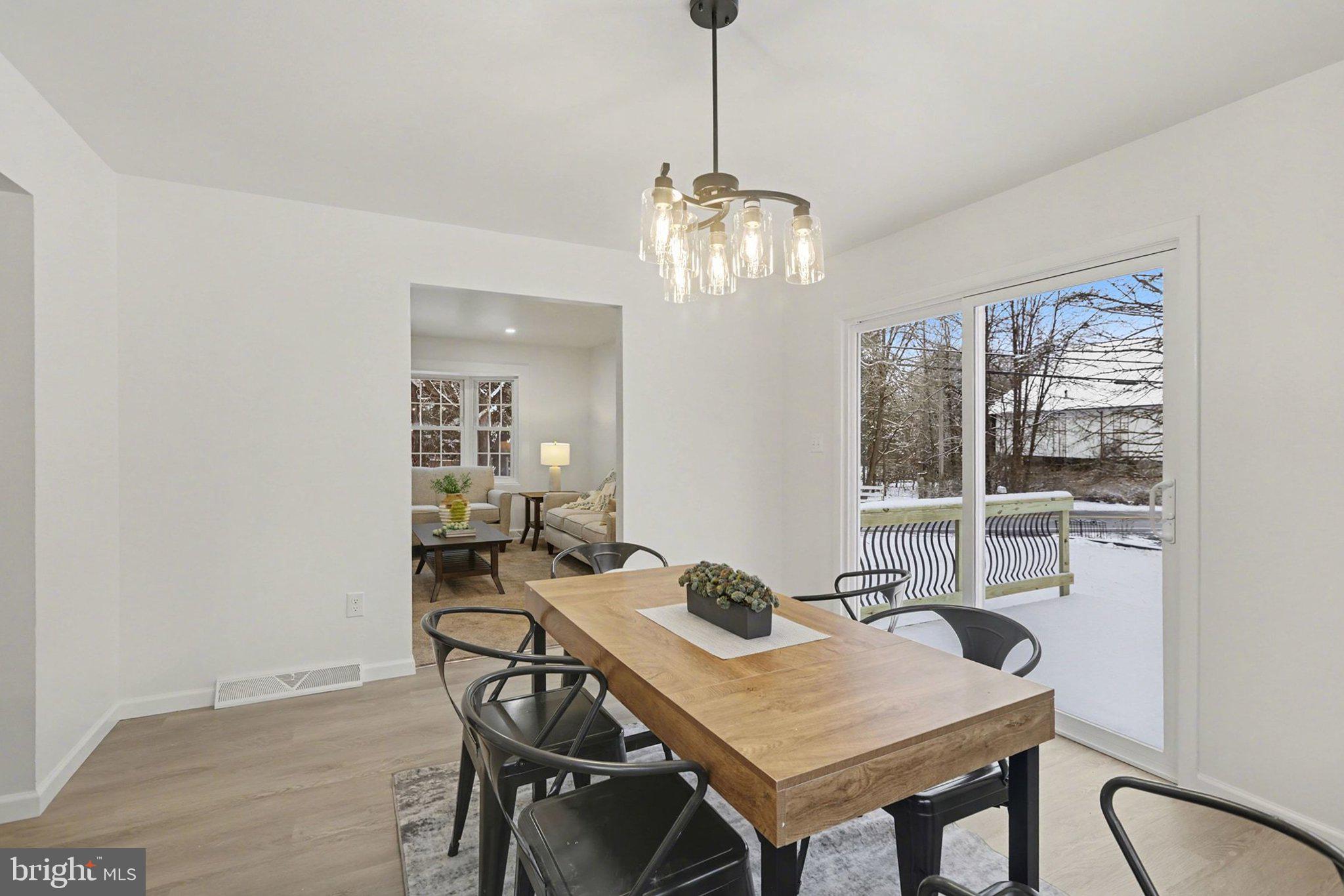 CENTER SQUARE MANOR - Residential