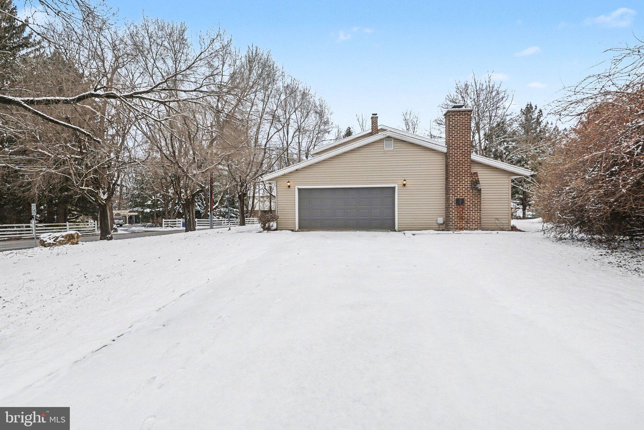 CENTER SQUARE MANOR - Residential
