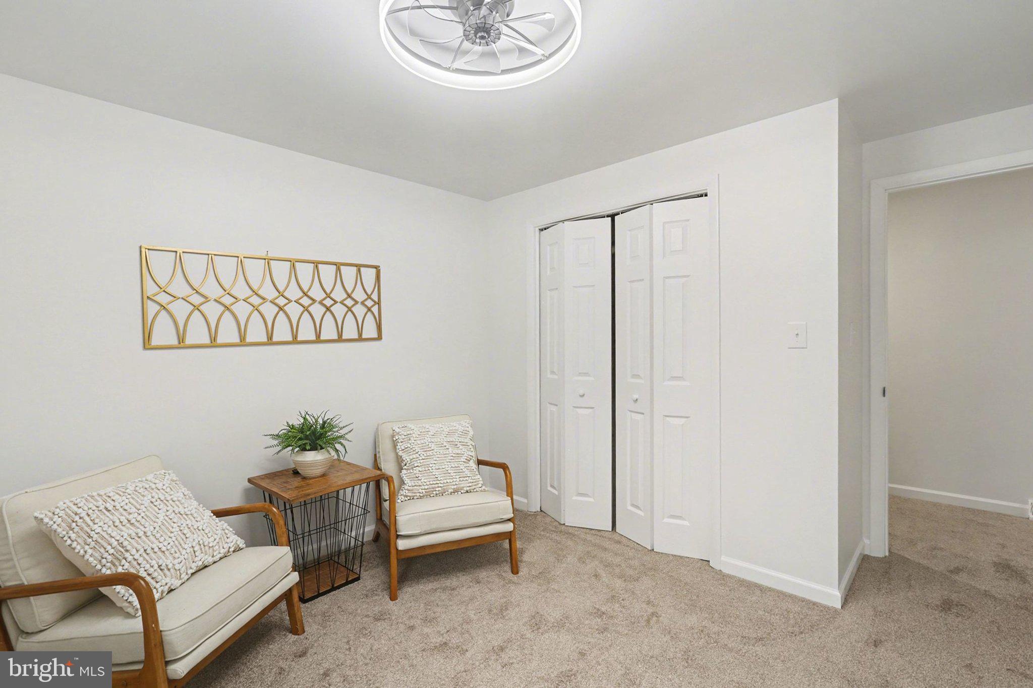 CENTER SQUARE MANOR - Residential