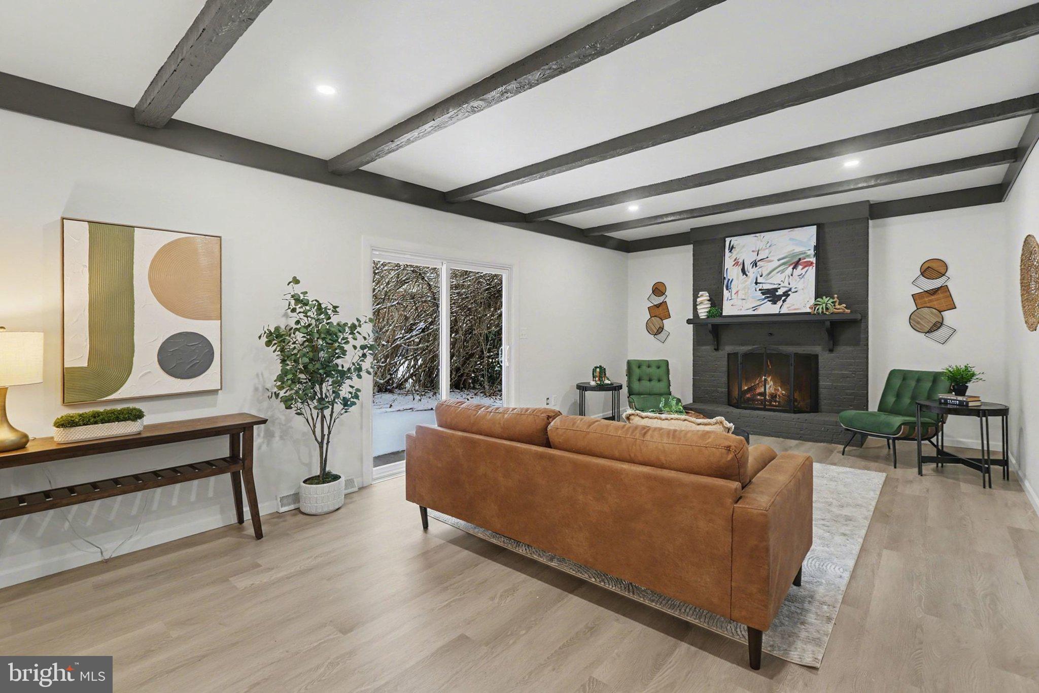 CENTER SQUARE MANOR - Residential