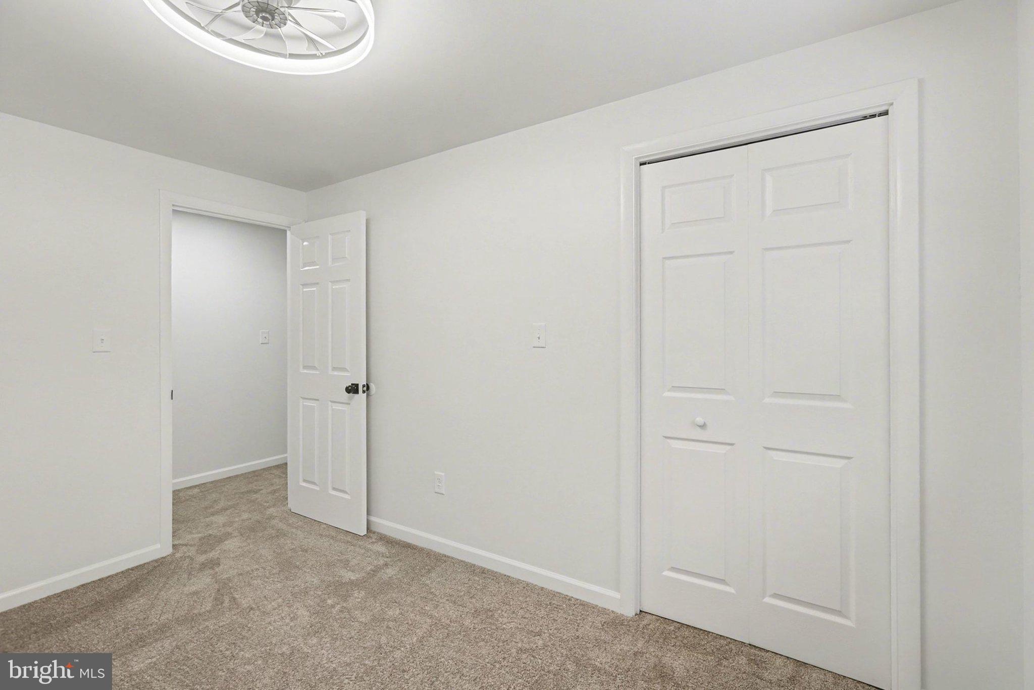 CENTER SQUARE MANOR - Residential