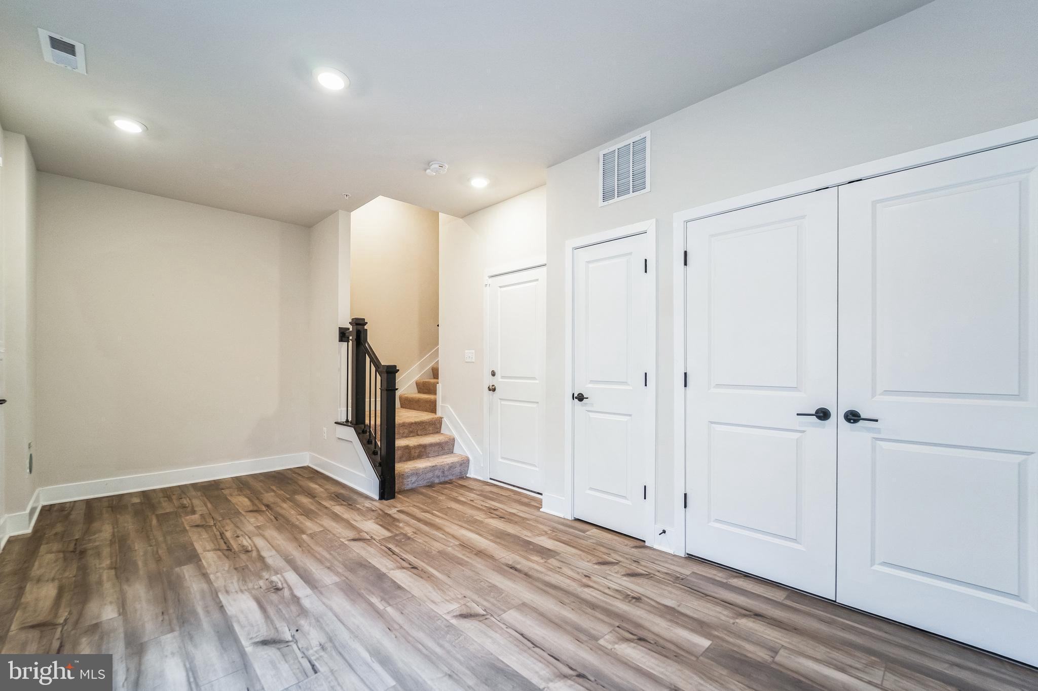 MEDFIELD - Residential