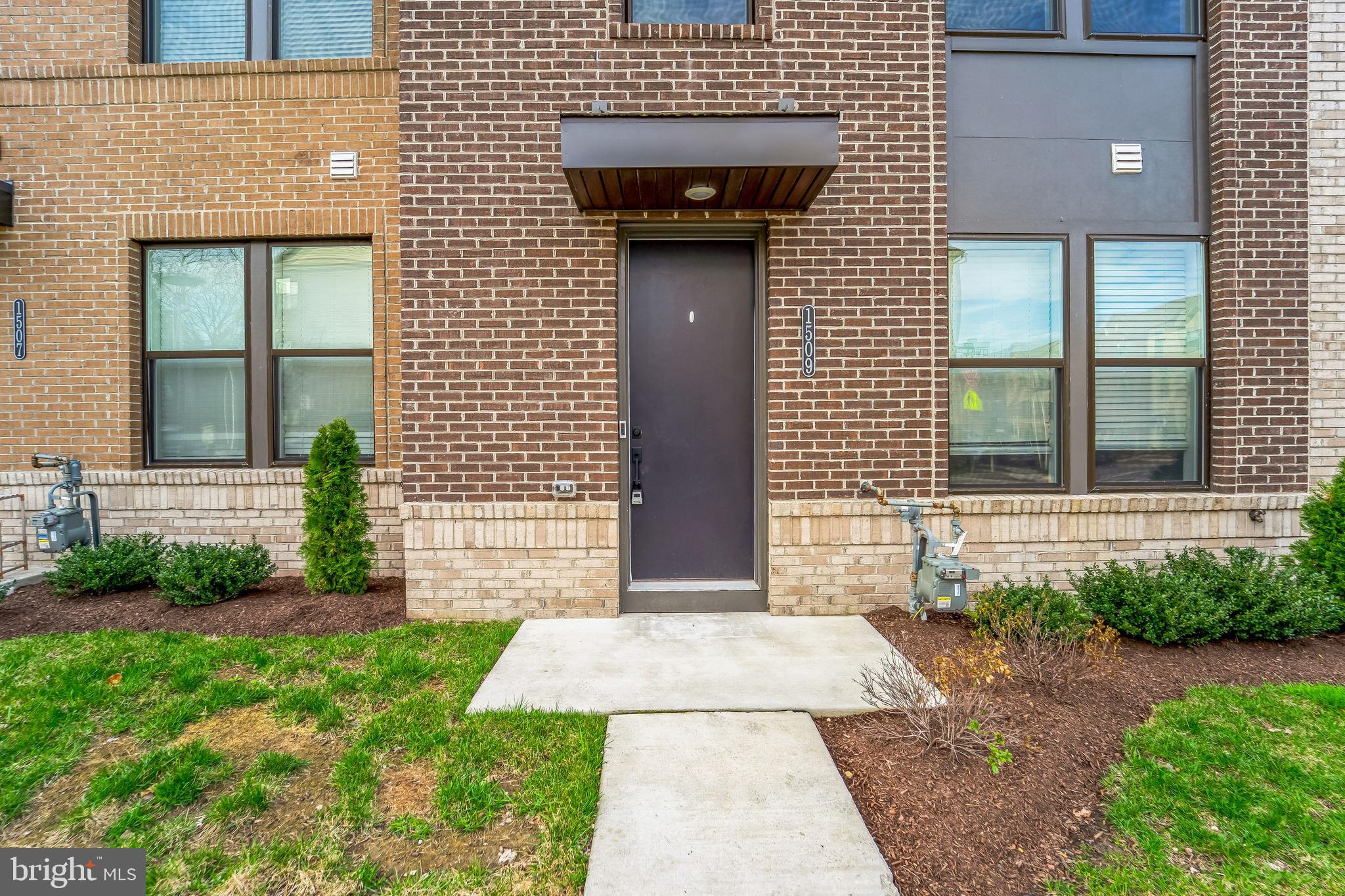 MEDFIELD - Residential