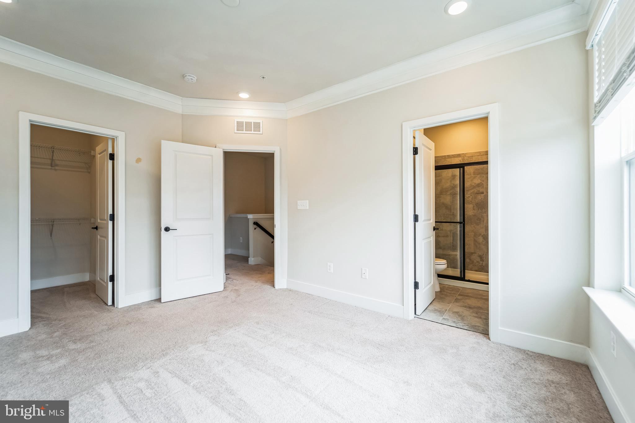 MEDFIELD - Residential