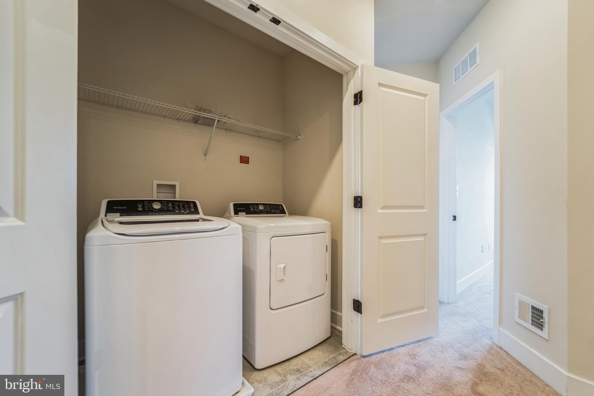 MEDFIELD - Residential