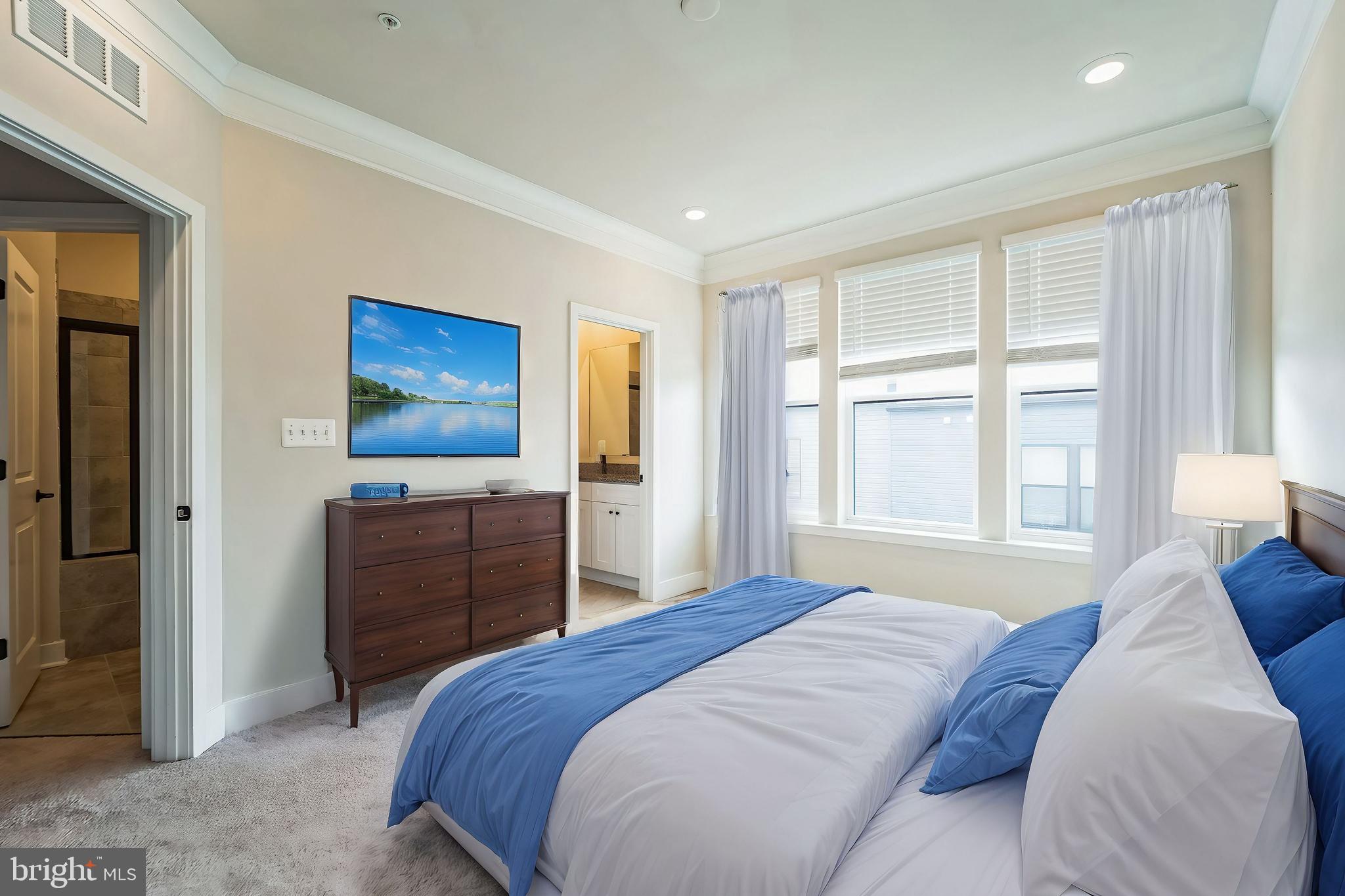 MEDFIELD - Residential
