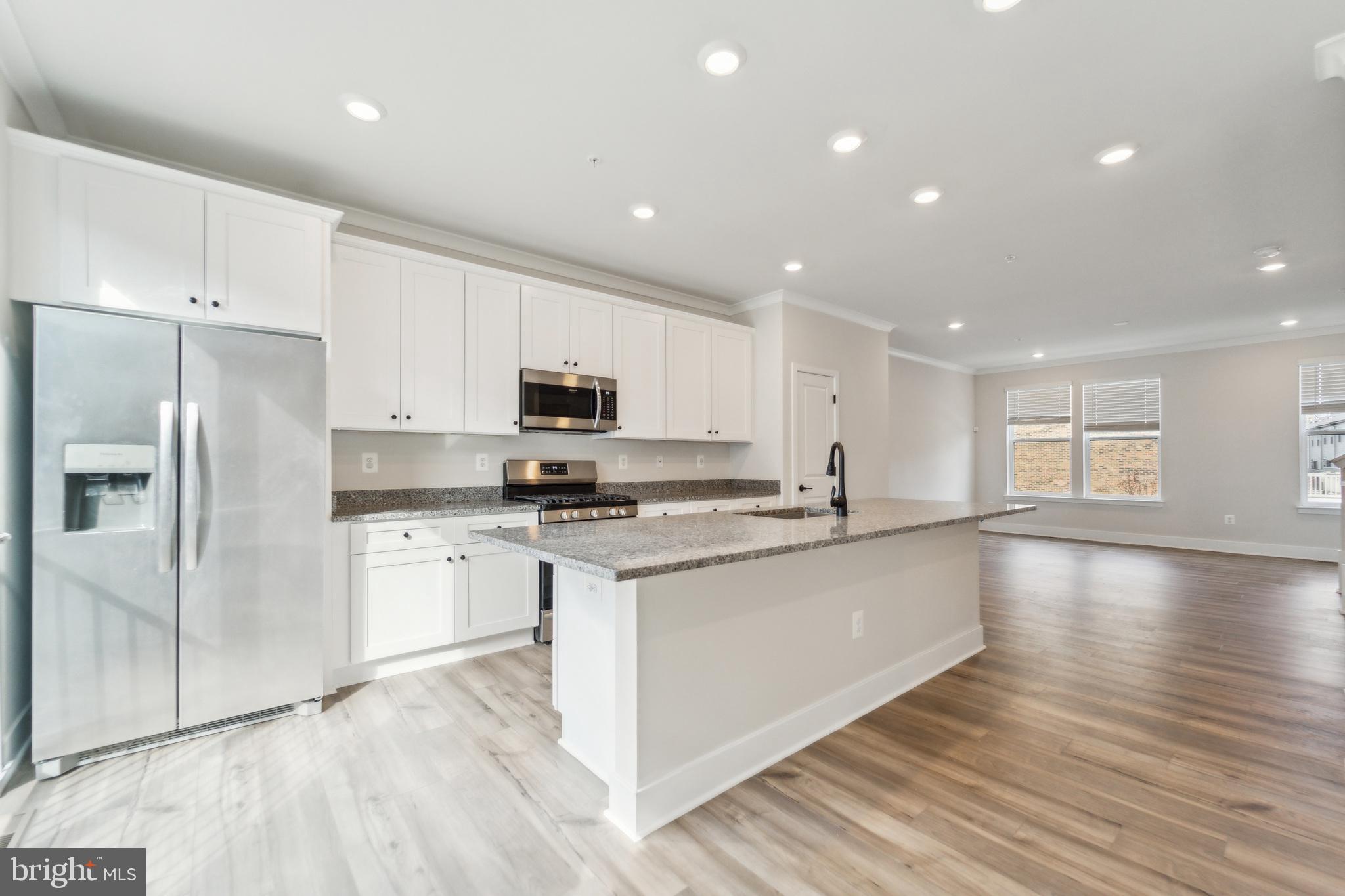 MEDFIELD - Residential