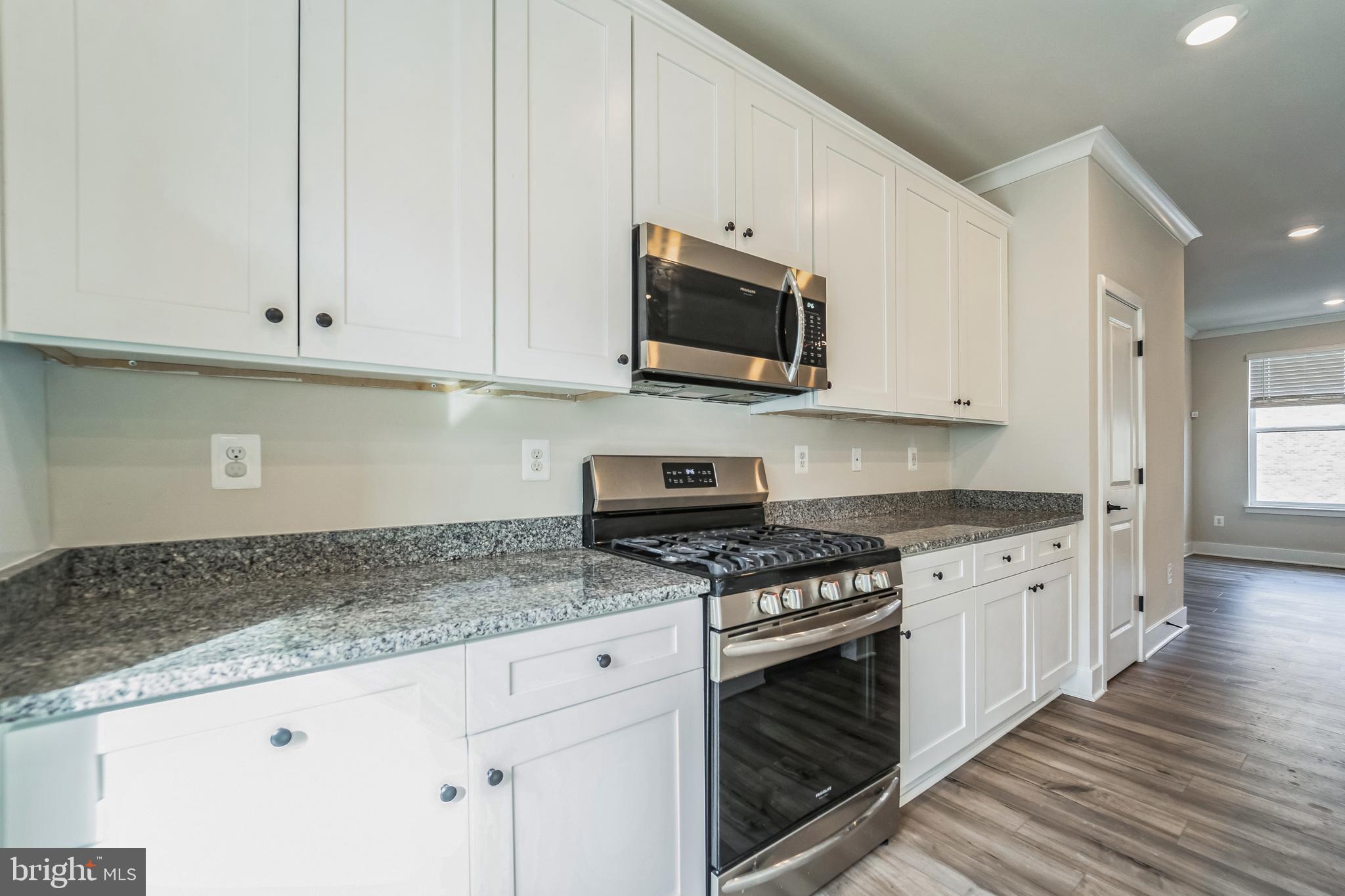 MEDFIELD - Residential