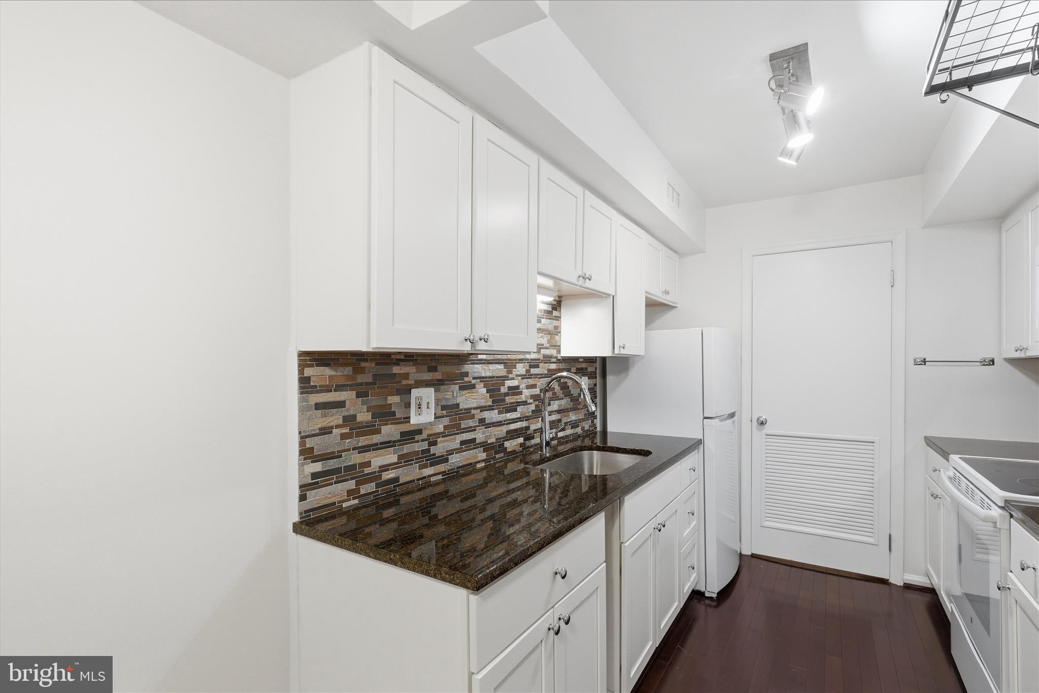 WINDGATE III - Residential