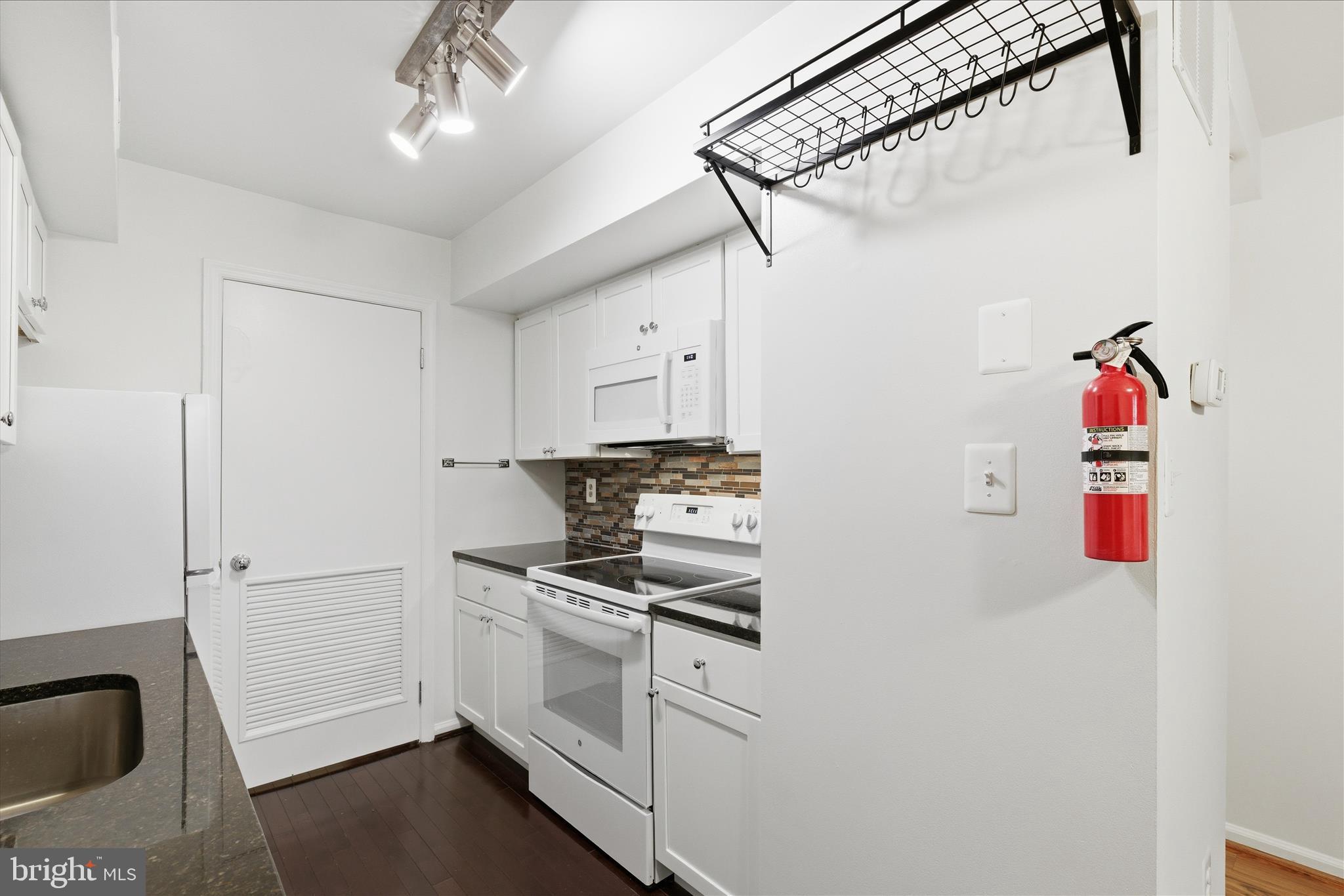 WINDGATE III - Residential