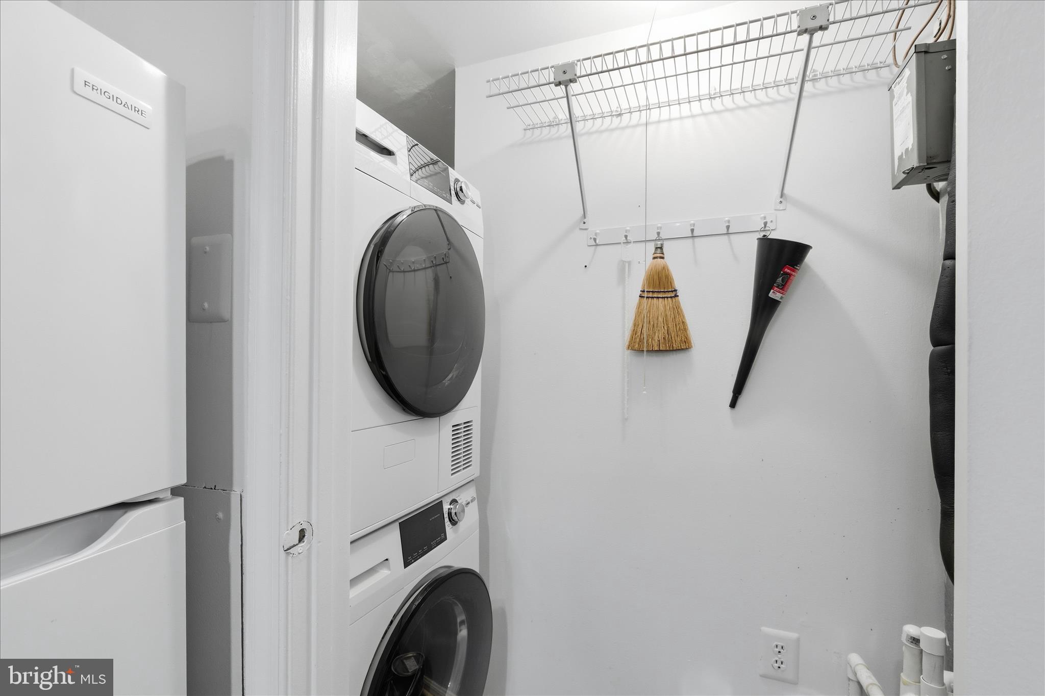 WINDGATE III - Residential