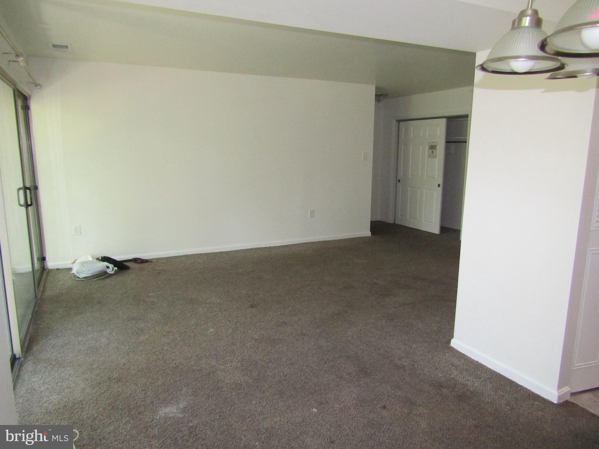 CANTERBURY SQUARE - Residential Lease