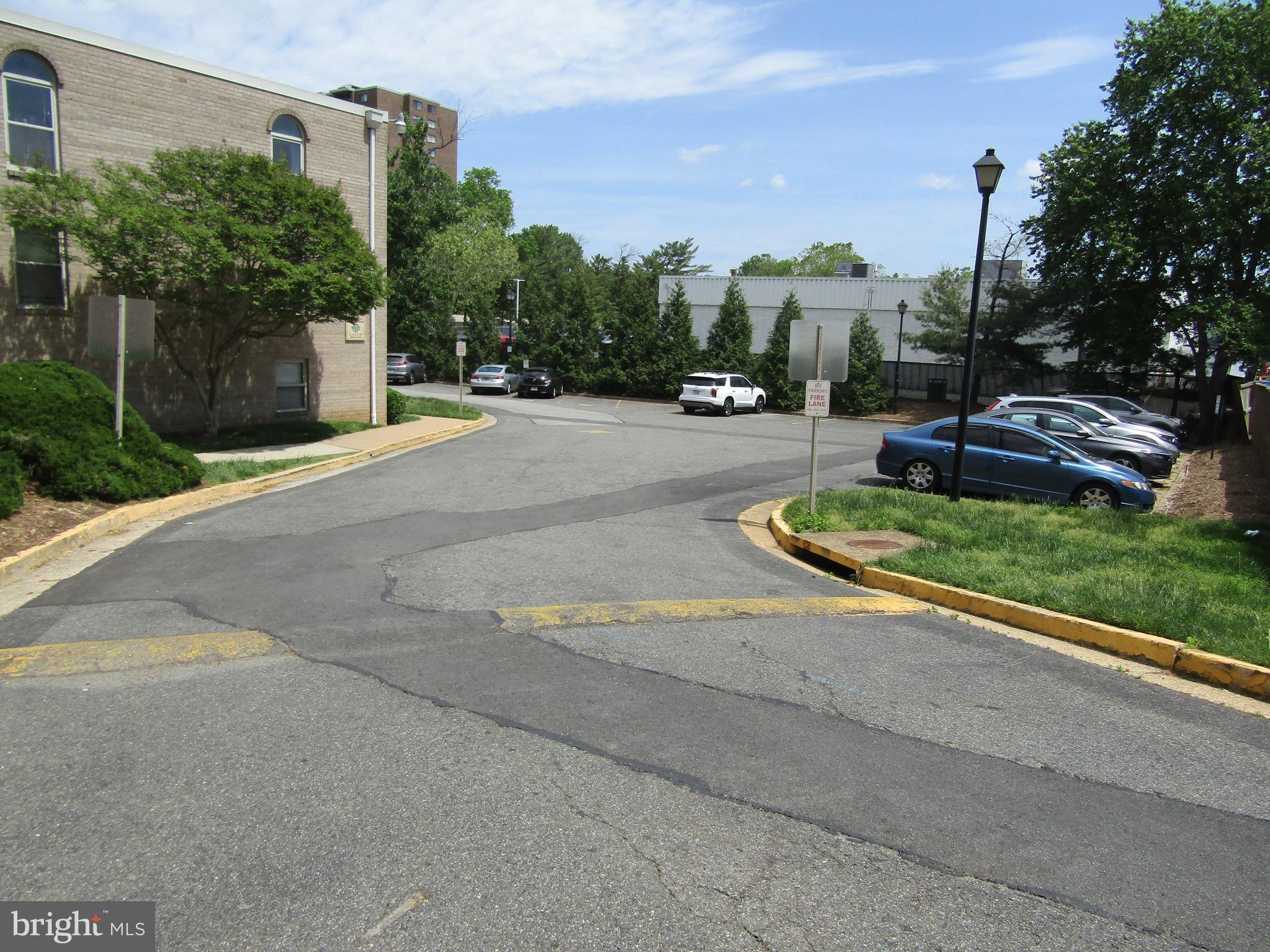 CANTERBURY SQUARE - Residential Lease