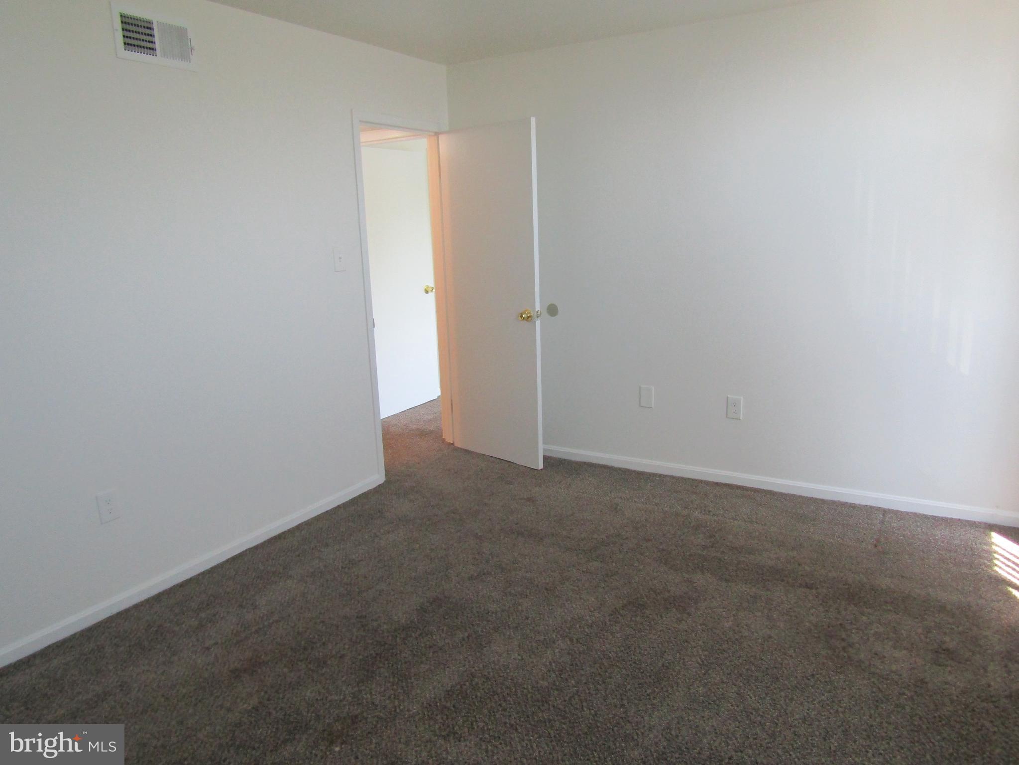 CANTERBURY SQUARE - Residential Lease